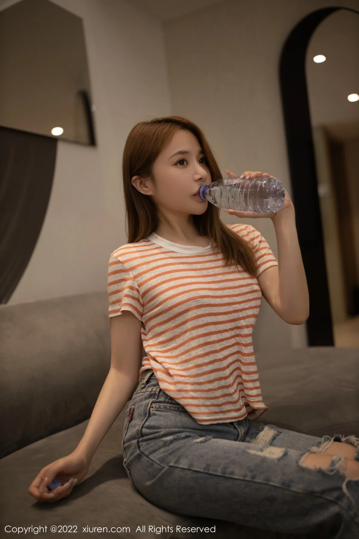 [[XiuRen秀人网]秀人网]No.4466_模特鱼子酱Fish情趣捆绑情节主题脱牛仔裤露翘臀惹火诱惑写真80P