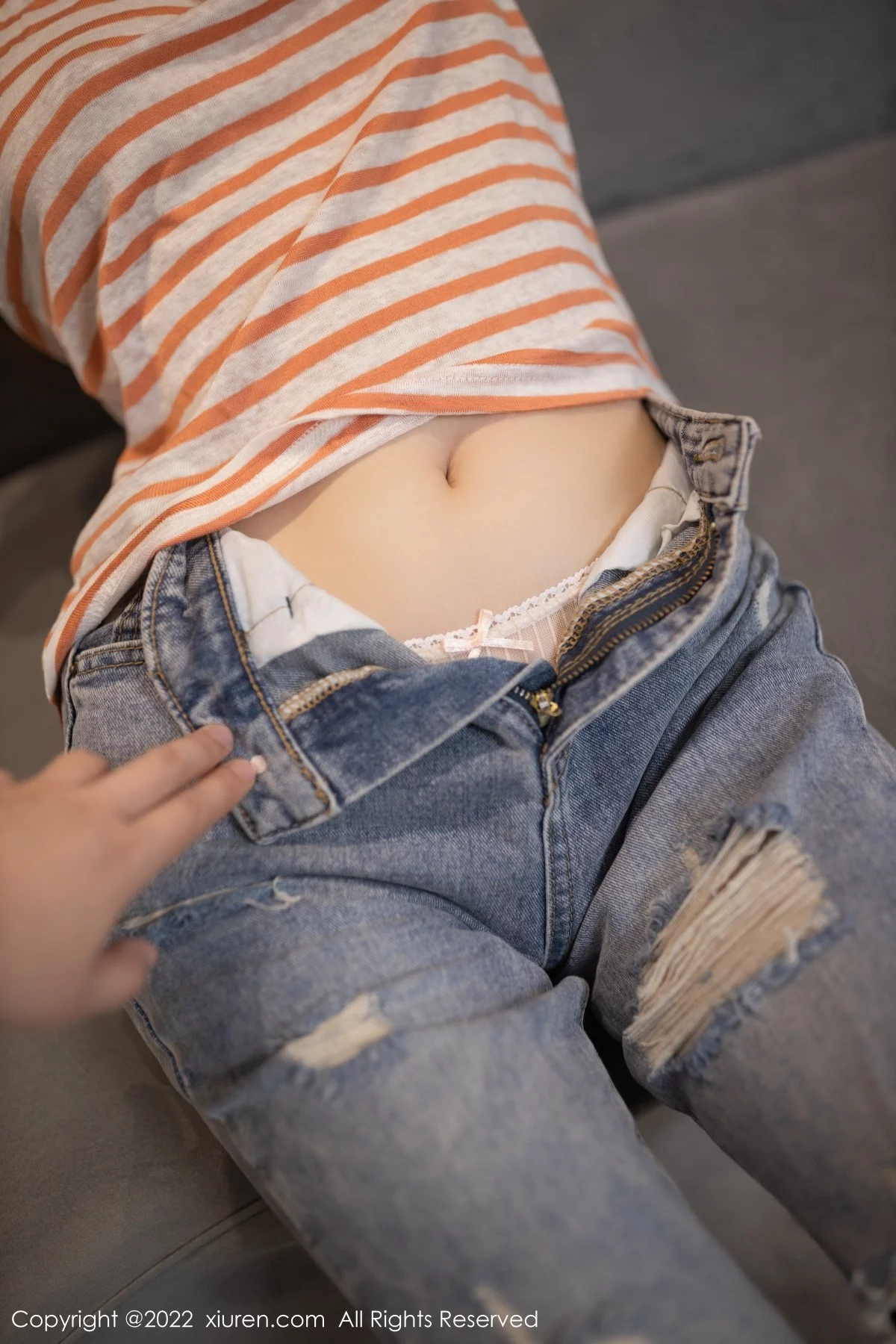 [[XiuRen秀人网]秀人网]No.4466_模特鱼子酱Fish情趣捆绑情节主题脱牛仔裤露翘臀惹火诱惑写真80P