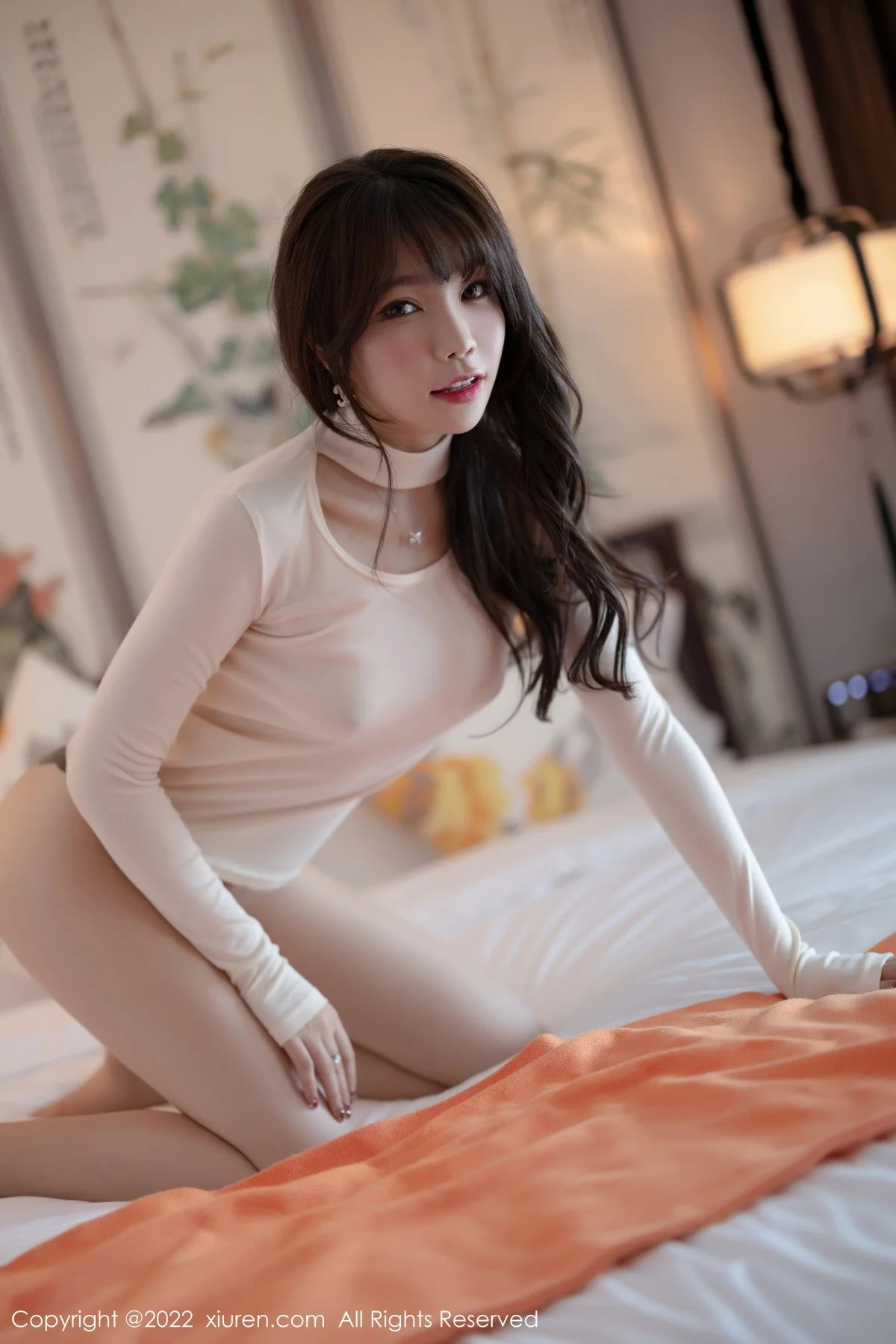 [[XiuRen秀人网]秀人网]No.4474_女神芝芝Booty白色收身上衣配灰短裙露超薄肉丝秀翘臀诱惑写真97P