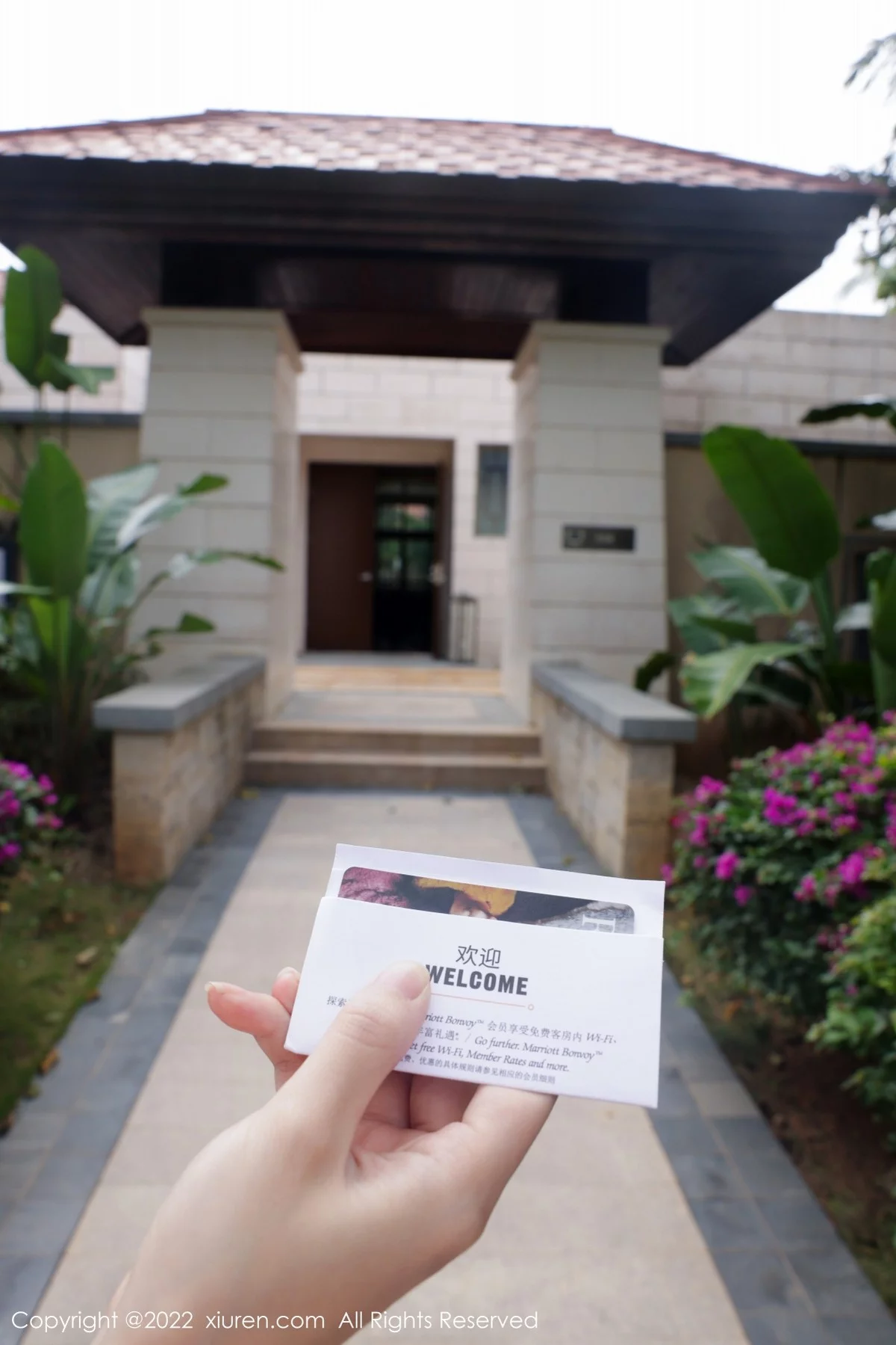 [[XiuRen秀人网]秀人网]No.4472_模特尹甜甜三亚旅拍浴室薄透衬衫配无内黑丝湿身惹火诱惑写真82P