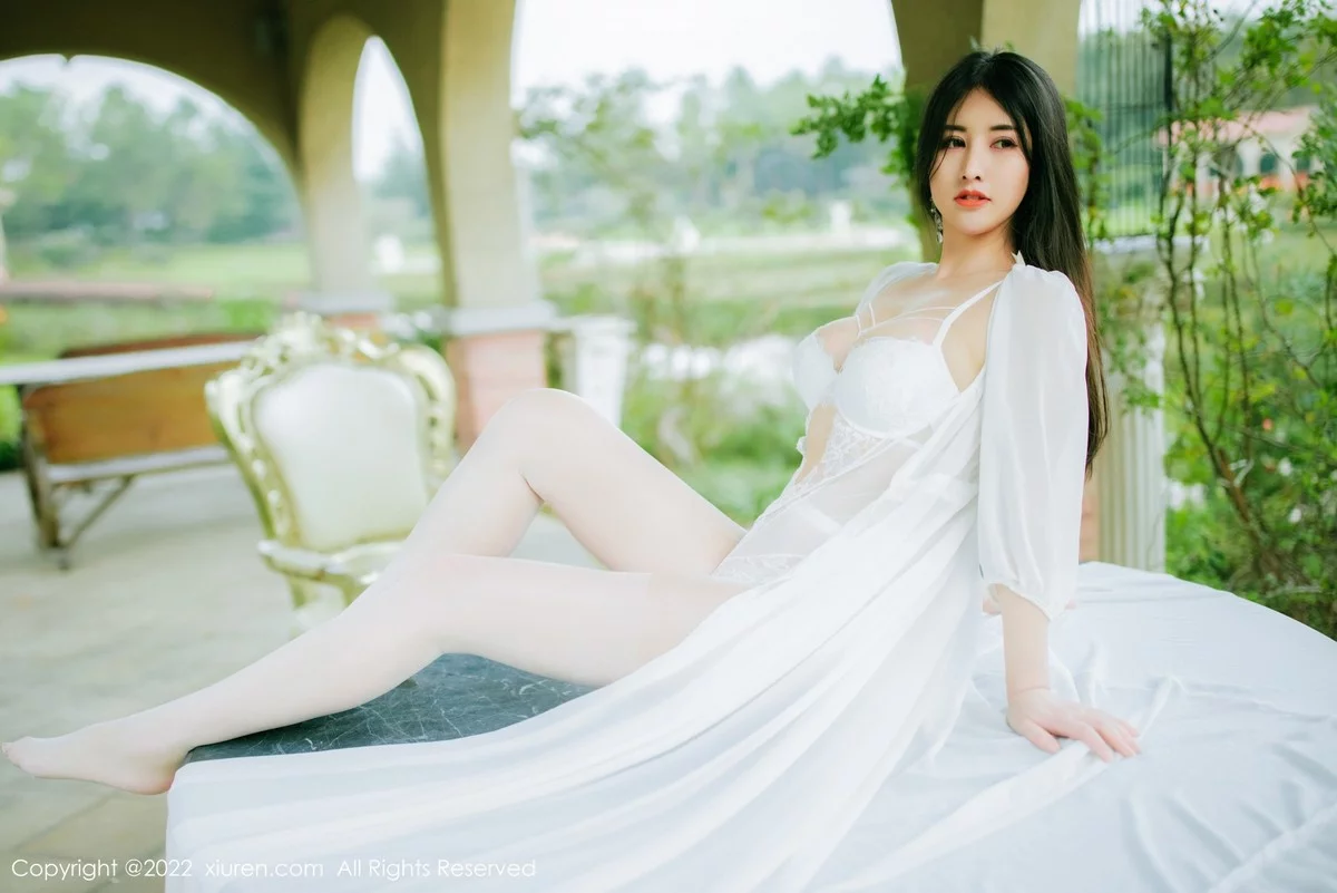 [[XiuRen秀人网]秀人网]No.4476_模特诗诗kiki轻透长衫配蕾丝内衣户外加室内秀丰满身材诱惑写真39P