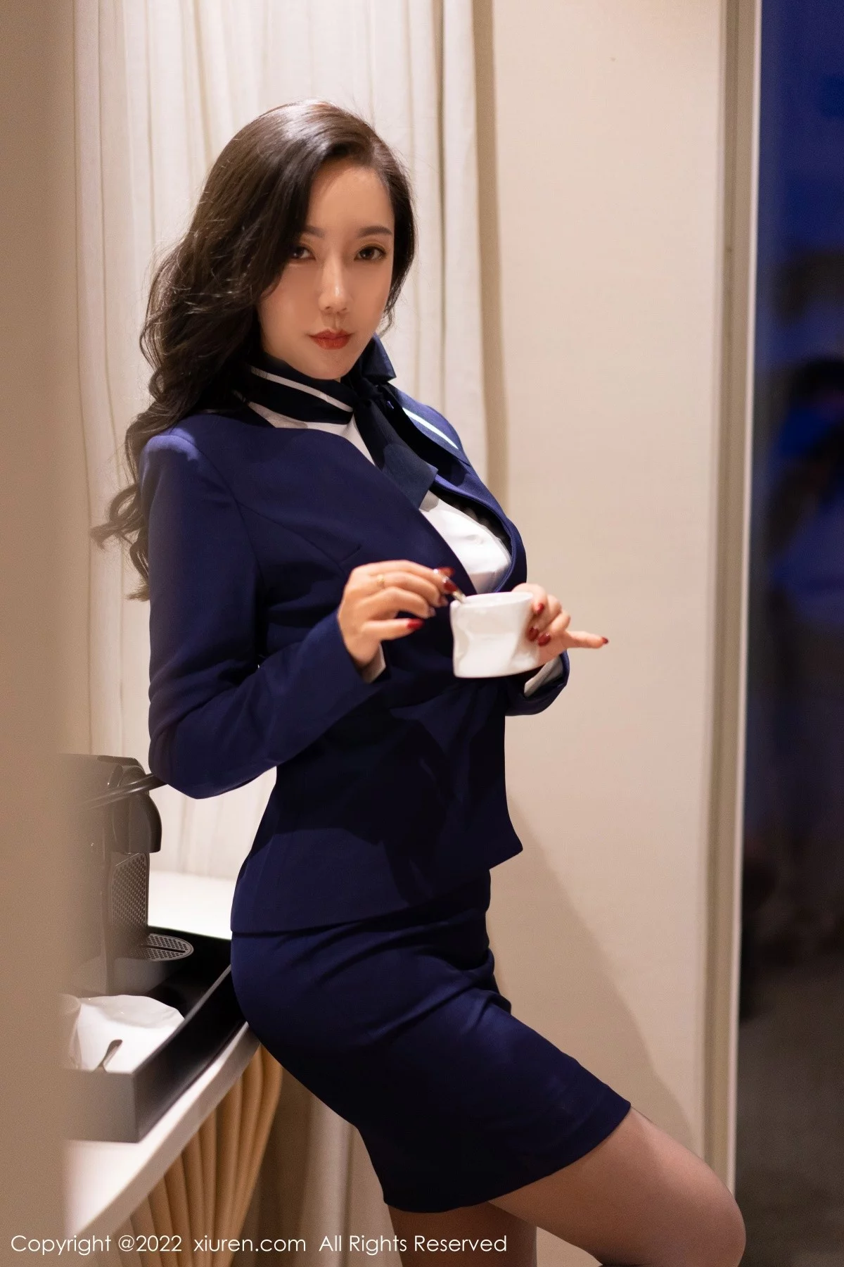 [[XiuRen秀人网]秀人网]No.4478_模特艾静香三亚旅拍深蓝色职业服饰半脱露性感内衣丰满诱惑写真50P