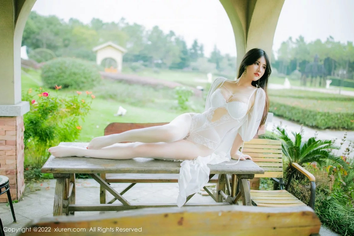 [[XiuRen秀人网]秀人网]No.4476_模特诗诗kiki轻透长衫配蕾丝内衣户外加室内秀丰满身材诱惑写真39P