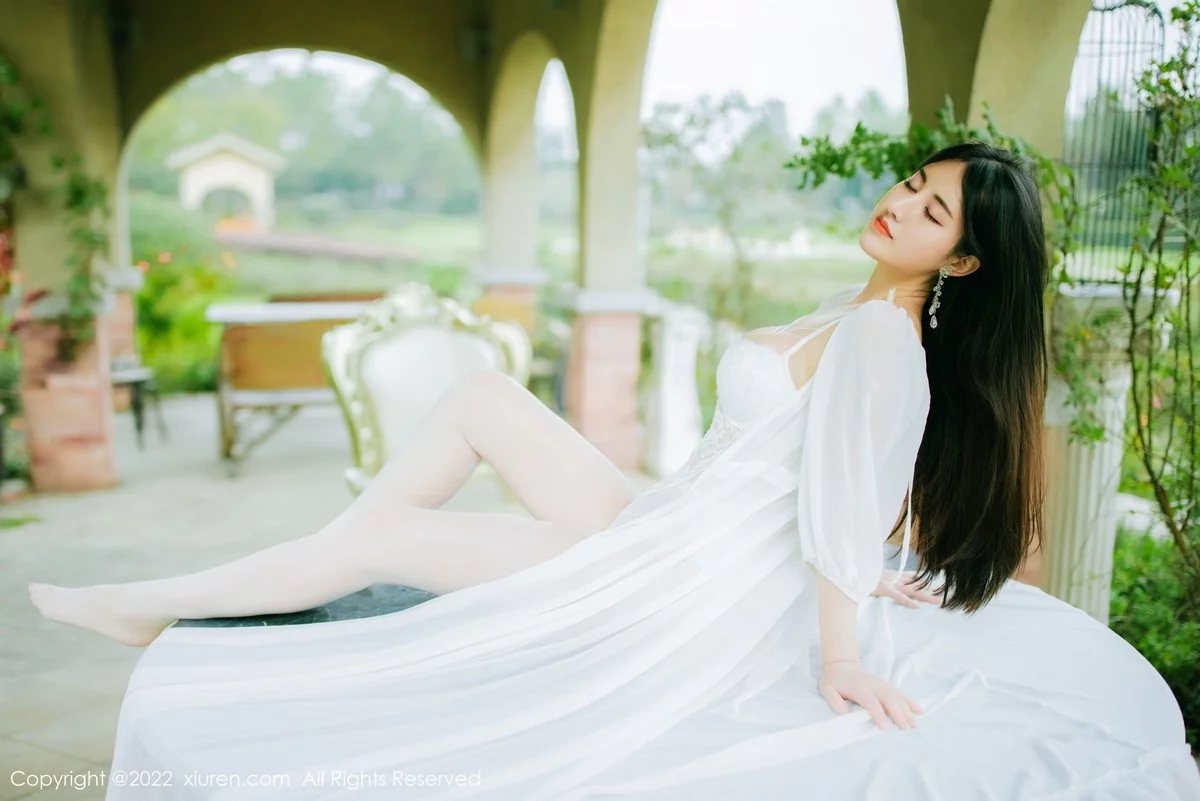 [[XiuRen秀人网]秀人网]No.4476_模特诗诗kiki轻透长衫配蕾丝内衣户外加室内秀丰满身材诱惑写真39P