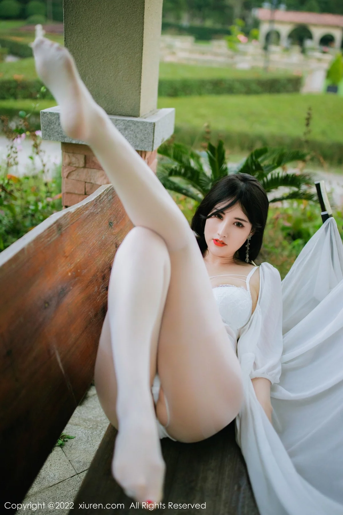 [[XiuRen秀人网]秀人网]No.4476_模特诗诗kiki轻透长衫配蕾丝内衣户外加室内秀丰满身材诱惑写真39P