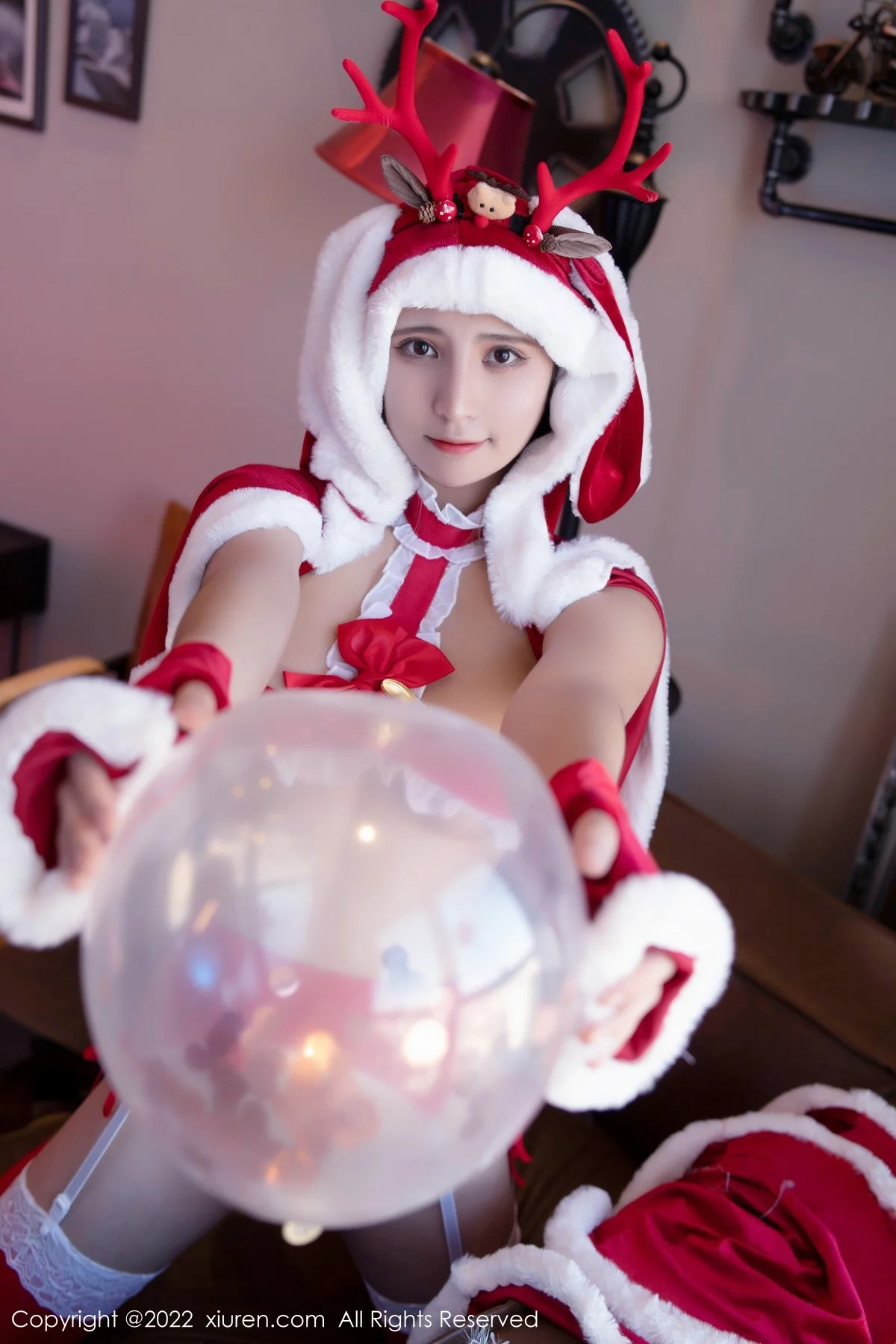 [[XiuRen秀人网]秀人网]No.4475_模特久久Aimee喜庆新春特辑私房半脱露浑圆豪乳遮点诱惑写真62P