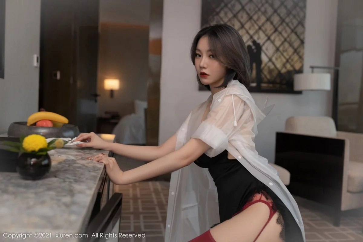 [[XiuRen秀人网]秀人网]No.4362_模特安然Maleah重庆旅拍精致黑色内衣配红丝吊袜撩人诱惑写真80P