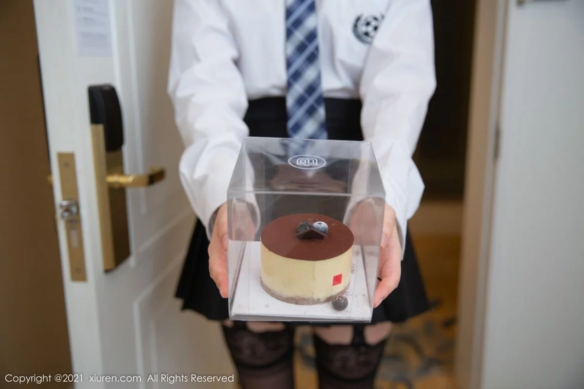 [[XiuRen秀人网]秀人网]No.4364_模特一颗甜蛋黄a私房脱白衬衣黑短裙露蕾丝吊袜撩人诱惑写真78P