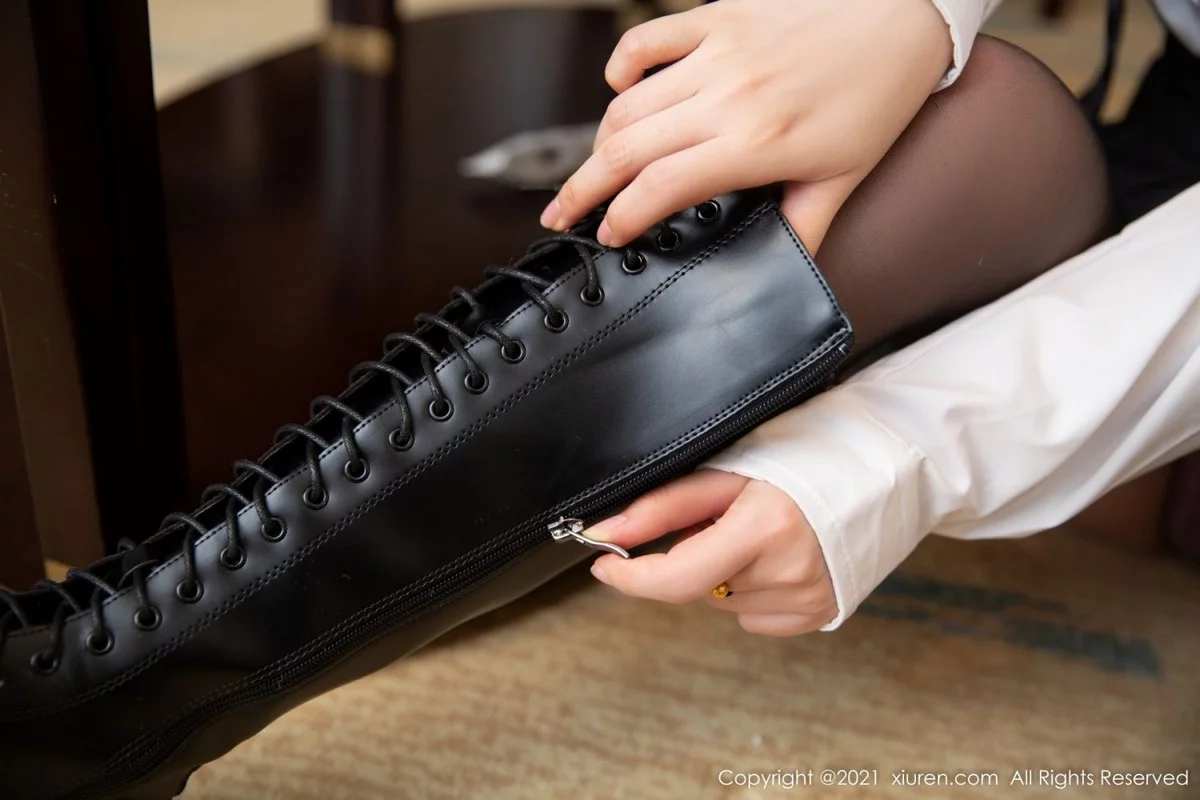 [[XiuRen秀人网]秀人网]No.4364_模特一颗甜蛋黄a私房脱白衬衣黑短裙露蕾丝吊袜撩人诱惑写真78P