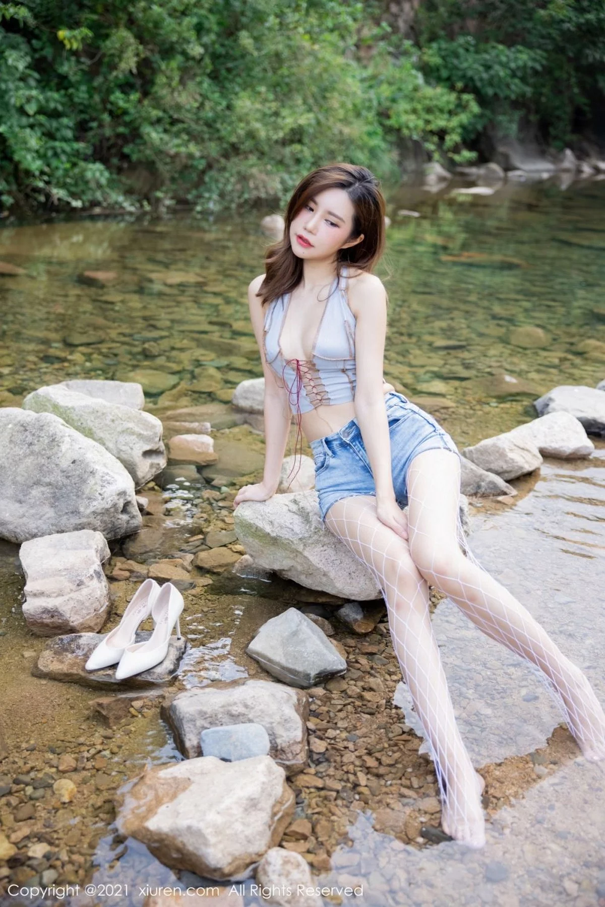 [[XiuRen秀人网]秀人网]No.4366_女神绮里嘉ula私房奶牛装配黑短裙半脱露白丝网袜撩人诱惑写真57P