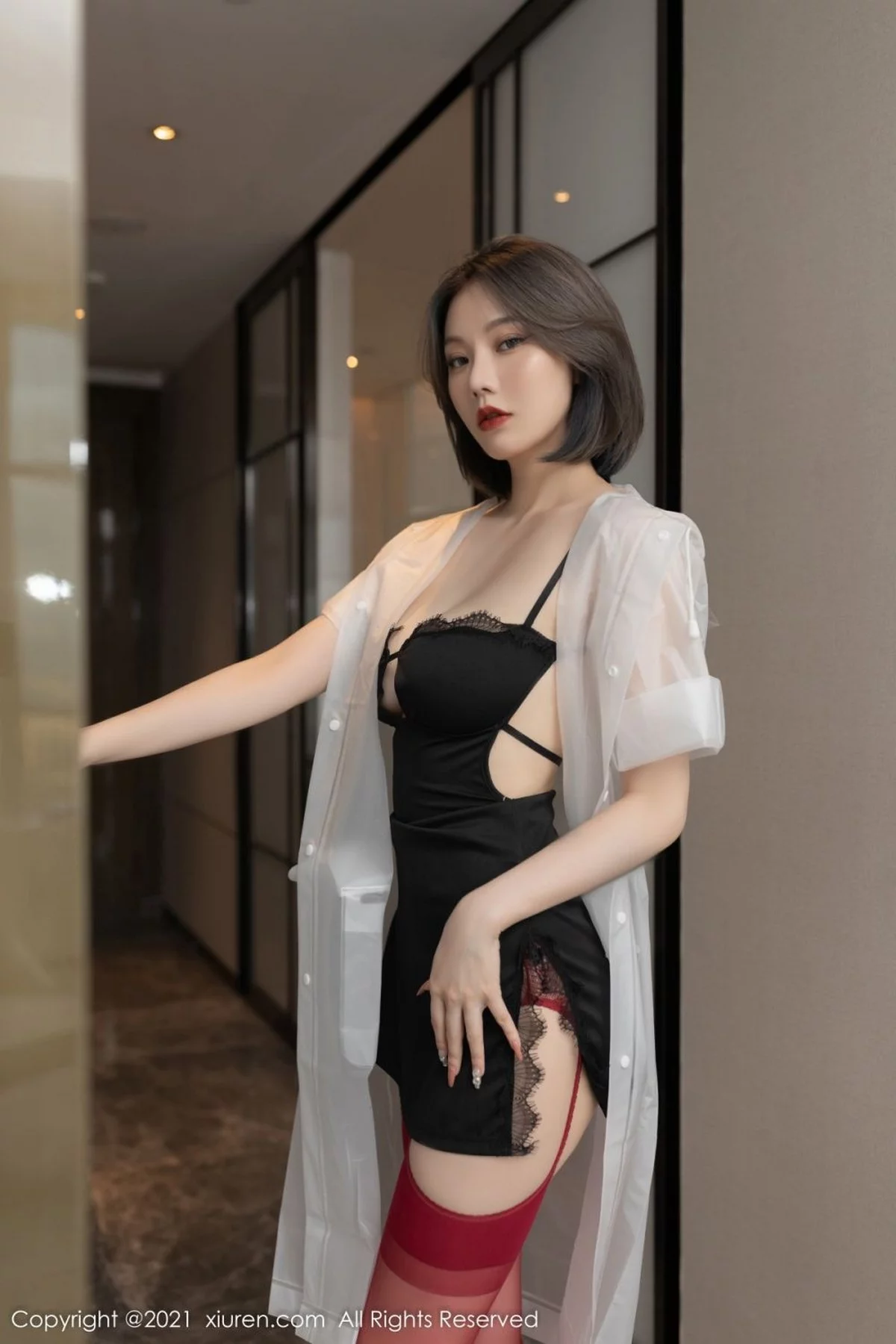 [[XiuRen秀人网]秀人网]No.4362_模特安然Maleah重庆旅拍精致黑色内衣配红丝吊袜撩人诱惑写真80P