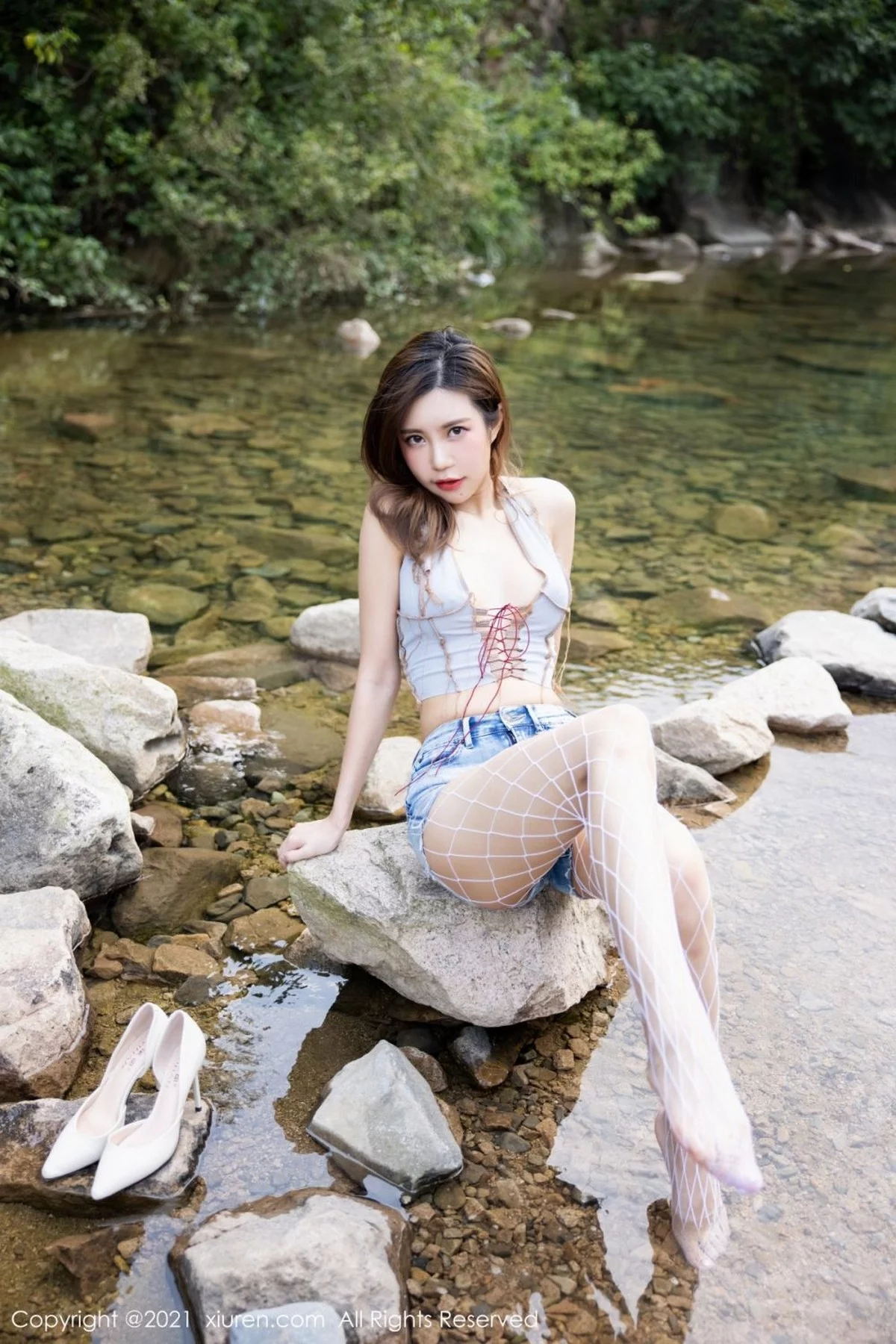 [[XiuRen秀人网]秀人网]No.4366_女神绮里嘉ula私房奶牛装配黑短裙半脱露白丝网袜撩人诱惑写真57P