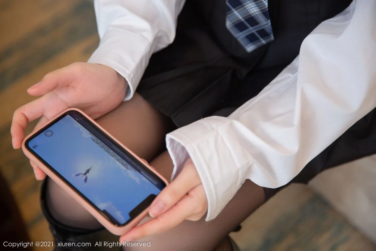 [[XiuRen秀人网]秀人网]No.4364_模特一颗甜蛋黄a私房脱白衬衣黑短裙露蕾丝吊袜撩人诱惑写真78P