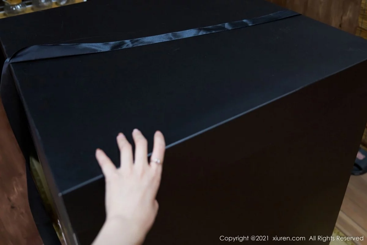 [[XiuRen秀人网]秀人网]No.4385_女神周于希Sally圣诞主题性感红色丝带裹身秀火辣身材诱惑写真90P