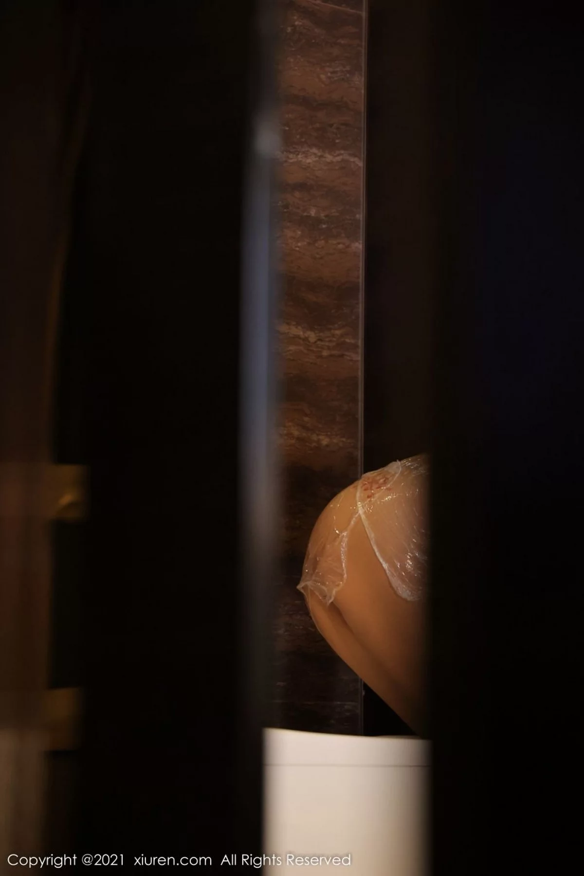 [[XiuRen秀人网]秀人网]No.4380_模特汐汐baby私房浴室保鲜膜捆绑秀凹凸火辣胴体极致诱惑写真51P