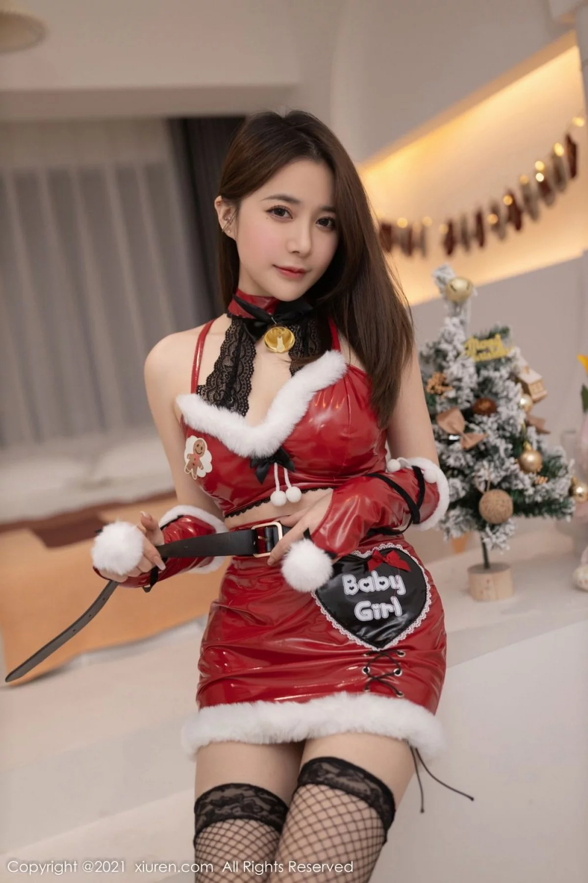 [[XiuRen秀人网]秀人网]No.4383_模特鱼子酱Fish圣诞节主题私房半脱红色上衣露豪乳惹火诱惑写真77P