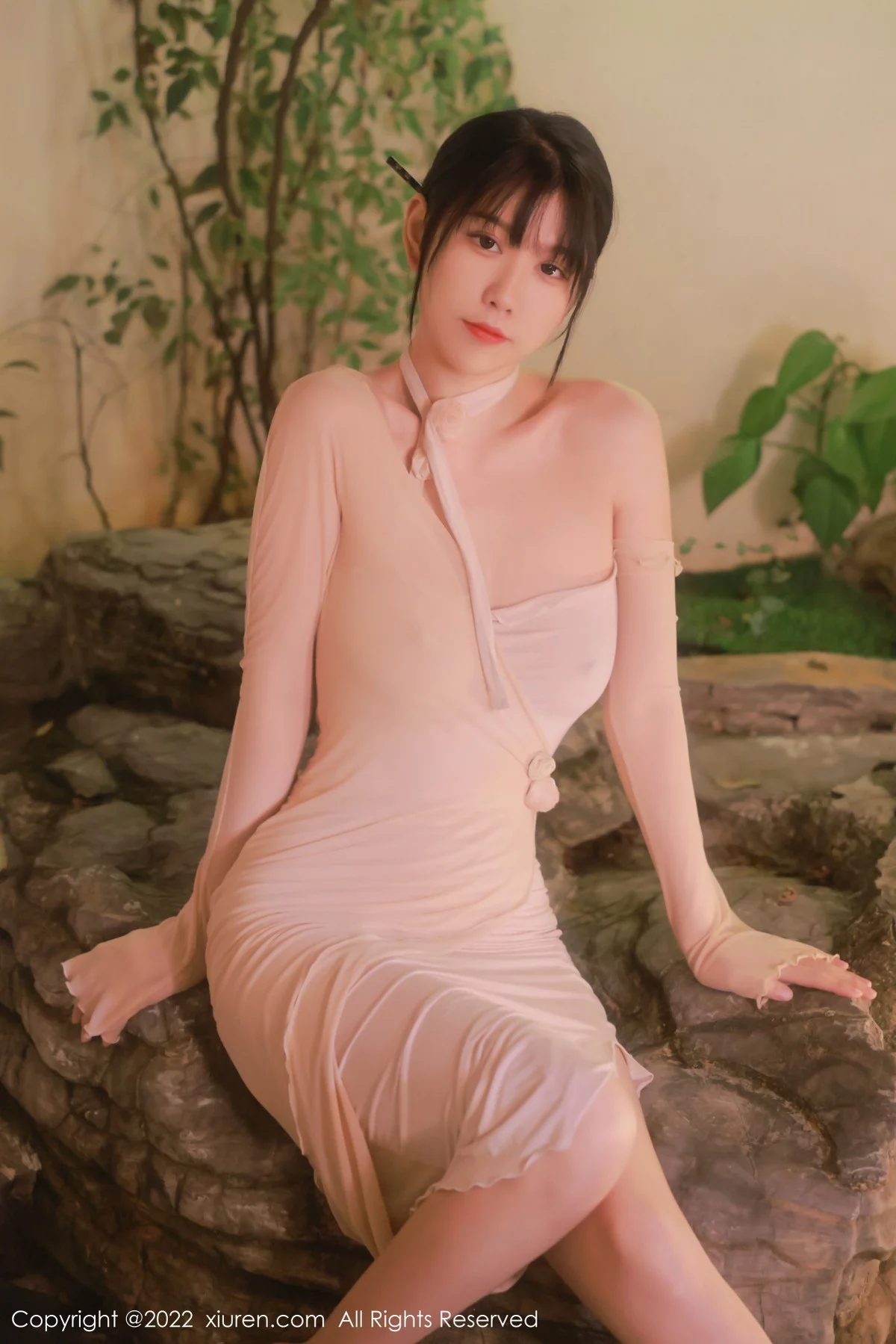 [[XiuRen秀人网]秀人网]No.4503_模特李雅柔182CM温泉主题粉色薄透服饰配无内肉丝湿身诱惑写真48P