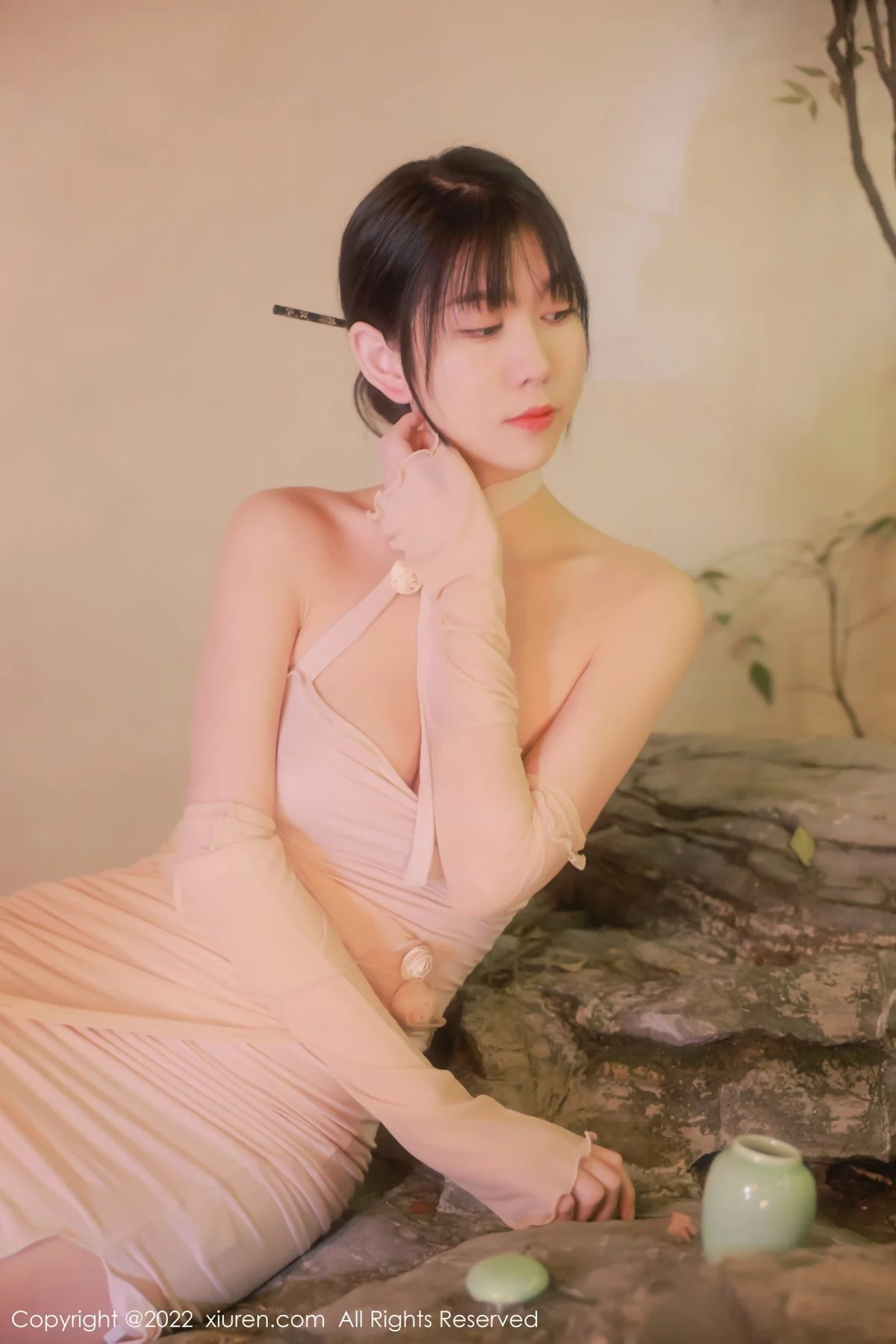 [[XiuRen秀人网]秀人网]No.4503_模特李雅柔182CM温泉主题粉色薄透服饰配无内肉丝湿身诱惑写真48P