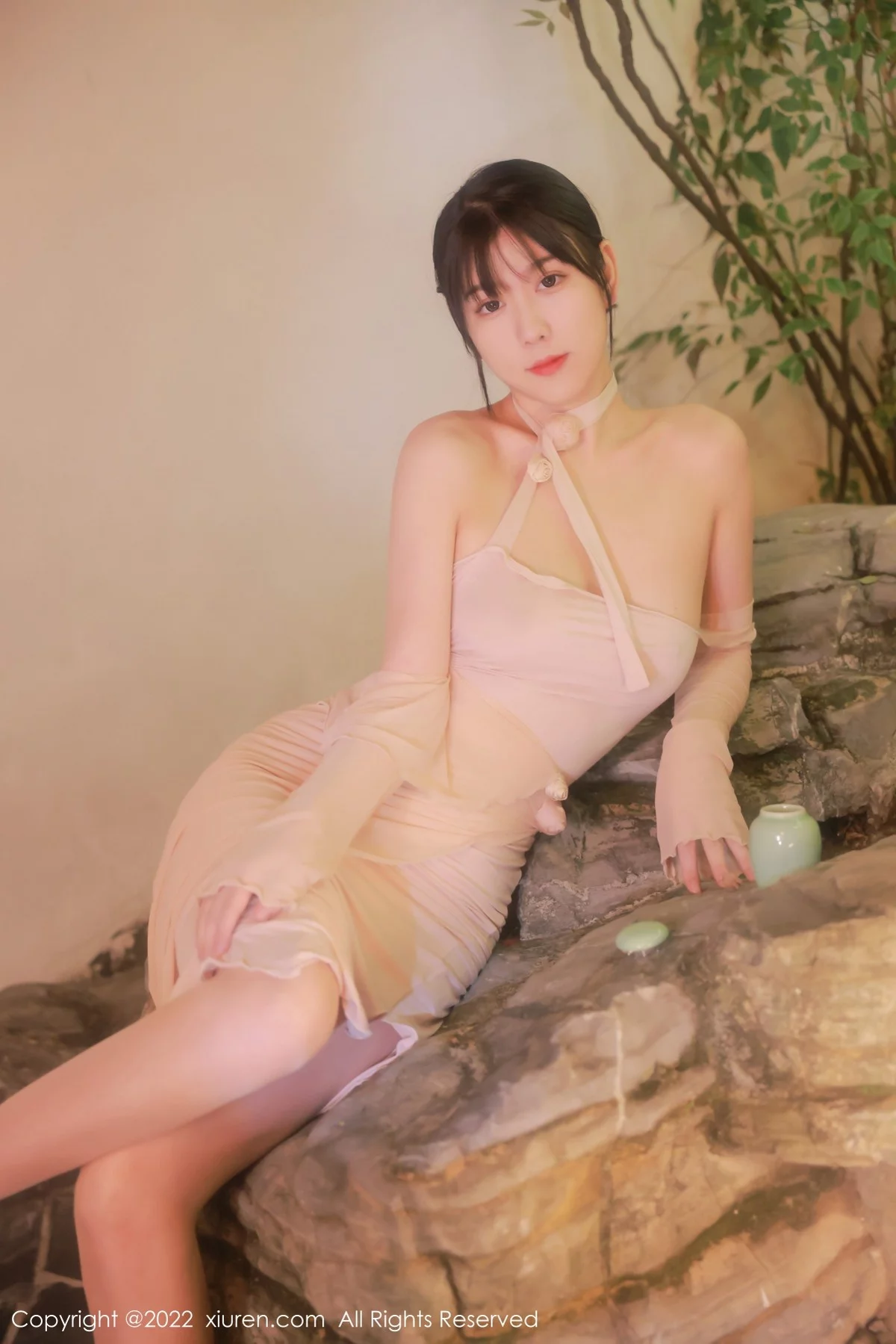 [[XiuRen秀人网]秀人网]No.4503_模特李雅柔182CM温泉主题粉色薄透服饰配无内肉丝湿身诱惑写真48P
