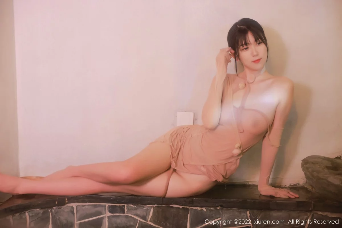 [[XiuRen秀人网]秀人网]No.4503_模特李雅柔182CM温泉主题粉色薄透服饰配无内肉丝湿身诱惑写真48P