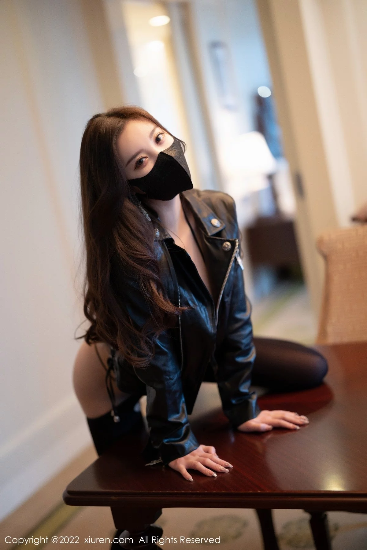 [[XiuRen秀人网]秀人网]No.4505_女神杨晨晨Yome私房脱黑色皮衣露性感内衣秀惹火身材诱惑写真70P