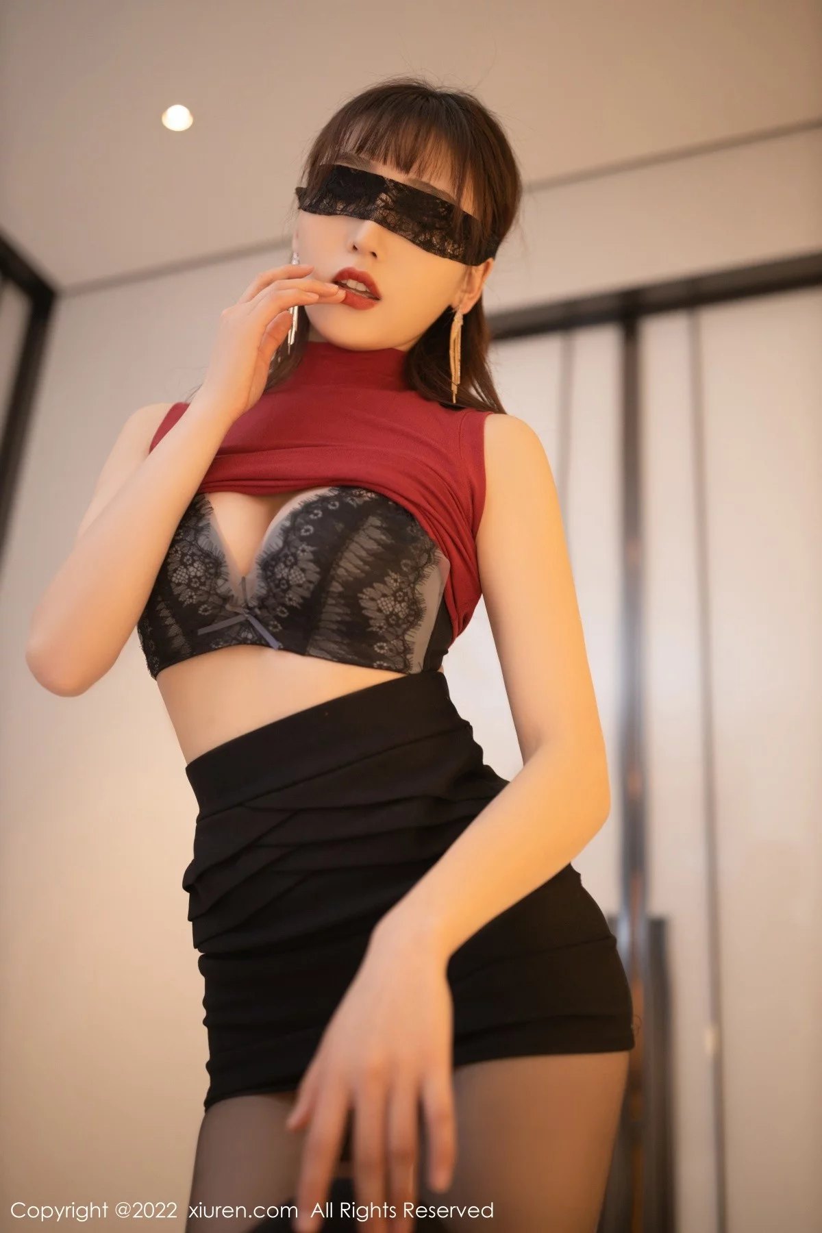 [[XiuRen秀人网]秀人网]No.4510_模特陆萱萱角色扮演半脱露蕾丝内衣超薄无内黑丝极致诱惑写真96P