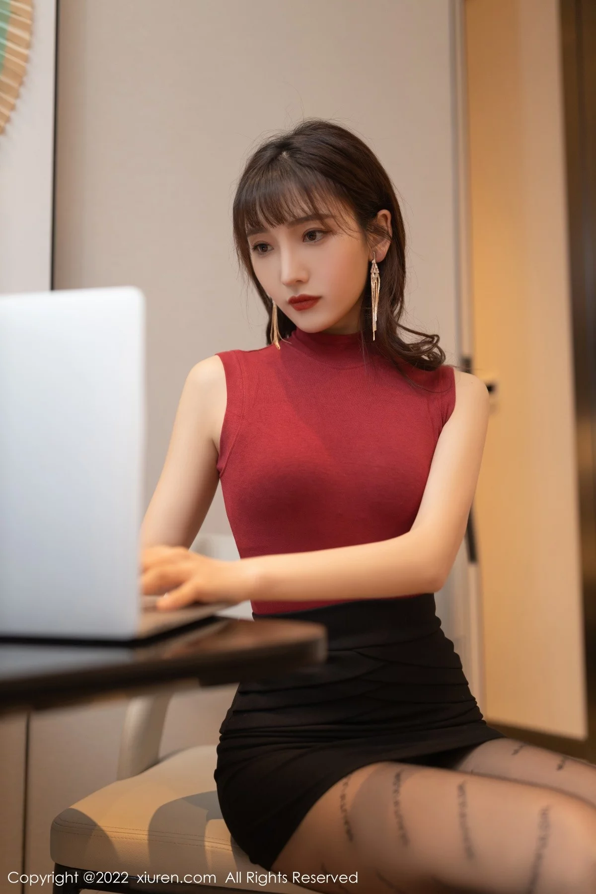 [[XiuRen秀人网]秀人网]No.4510_模特陆萱萱角色扮演半脱露蕾丝内衣超薄无内黑丝极致诱惑写真96P