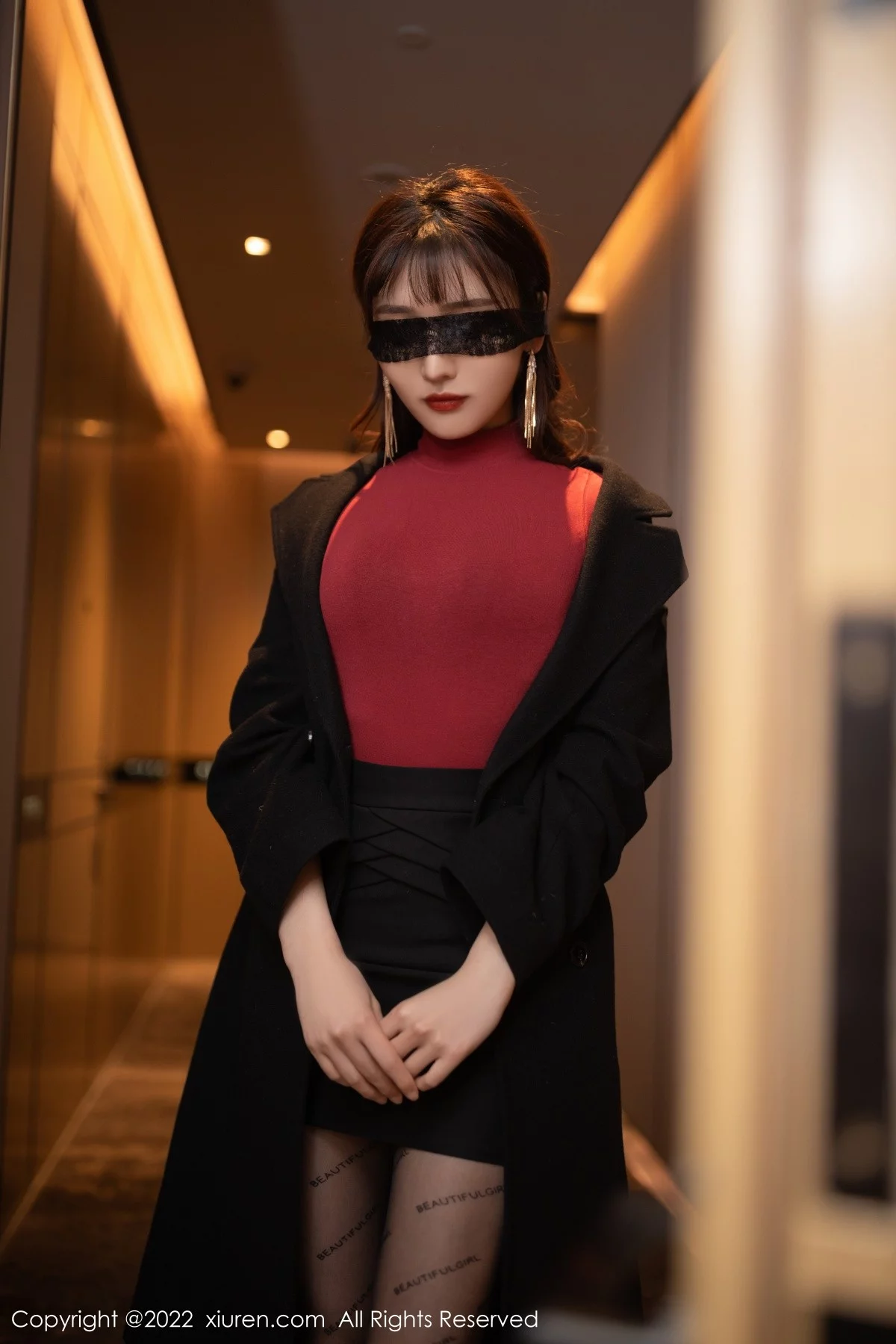 [[XiuRen秀人网]秀人网]No.4510_模特陆萱萱角色扮演半脱露蕾丝内衣超薄无内黑丝极致诱惑写真96P