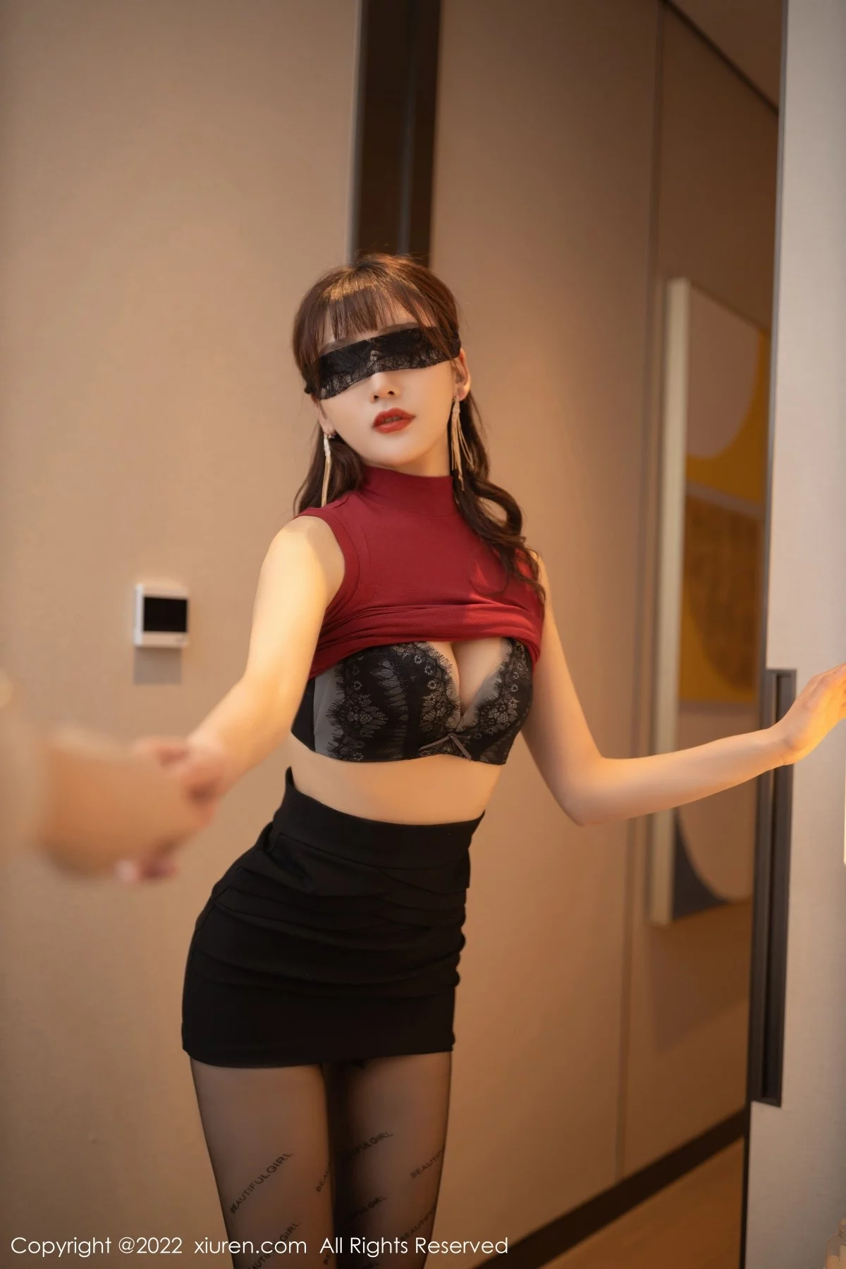 [[XiuRen秀人网]秀人网]No.4510_模特陆萱萱角色扮演半脱露蕾丝内衣超薄无内黑丝极致诱惑写真96P