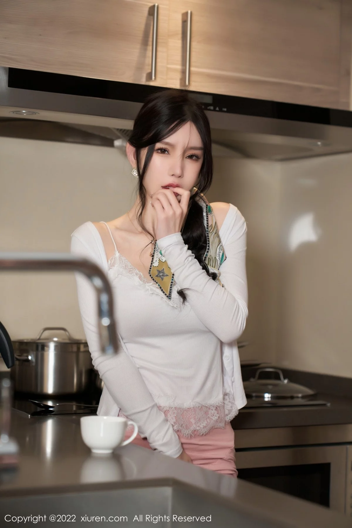 [[XiuRen秀人网]秀人网]No.4517_女神周于希Sally情节拍摄白色收身上衣配粉色裙子完美诱惑写真98P