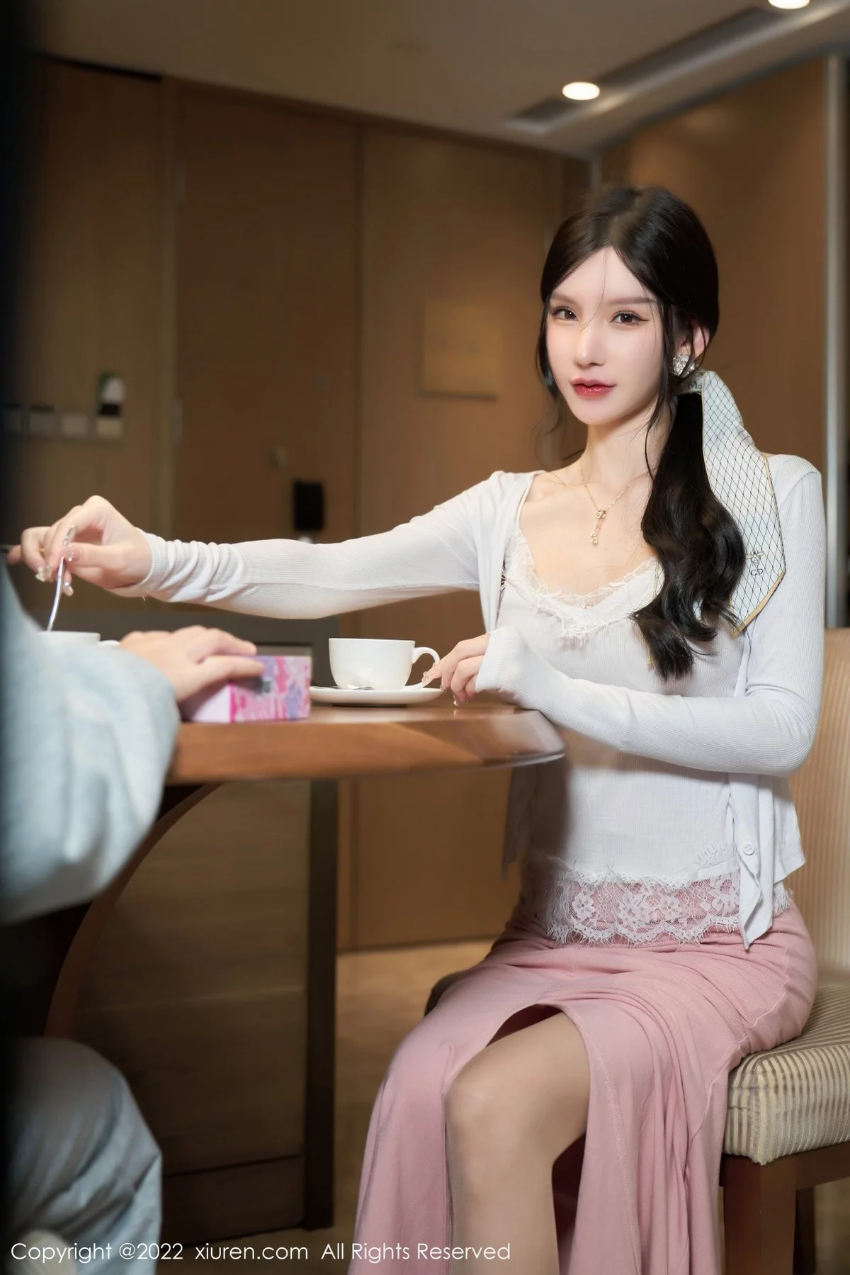 [[XiuRen秀人网]秀人网]No.4517_女神周于希Sally情节拍摄白色收身上衣配粉色裙子完美诱惑写真98P