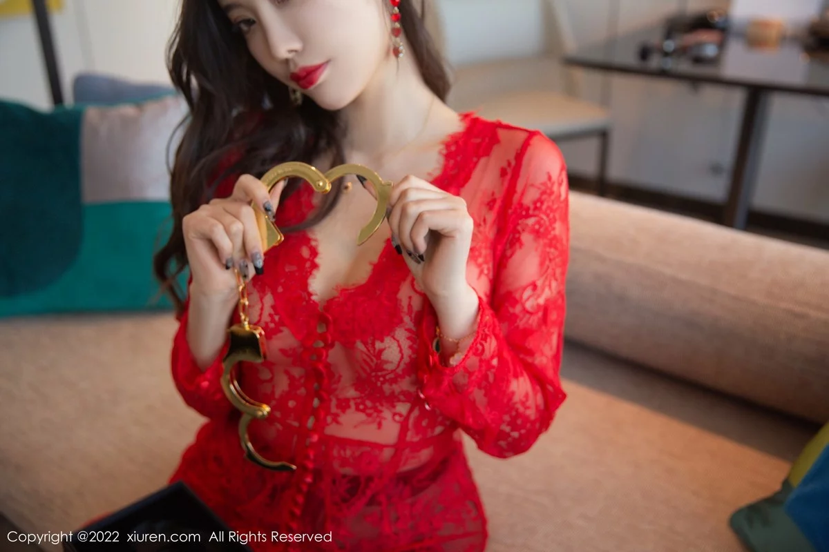 [[XiuRen秀人网]秀人网]No.4516_女神杨晨晨Yome新婚之夜主题红色婚纱配黑丝裤袜极致魅惑写真84P