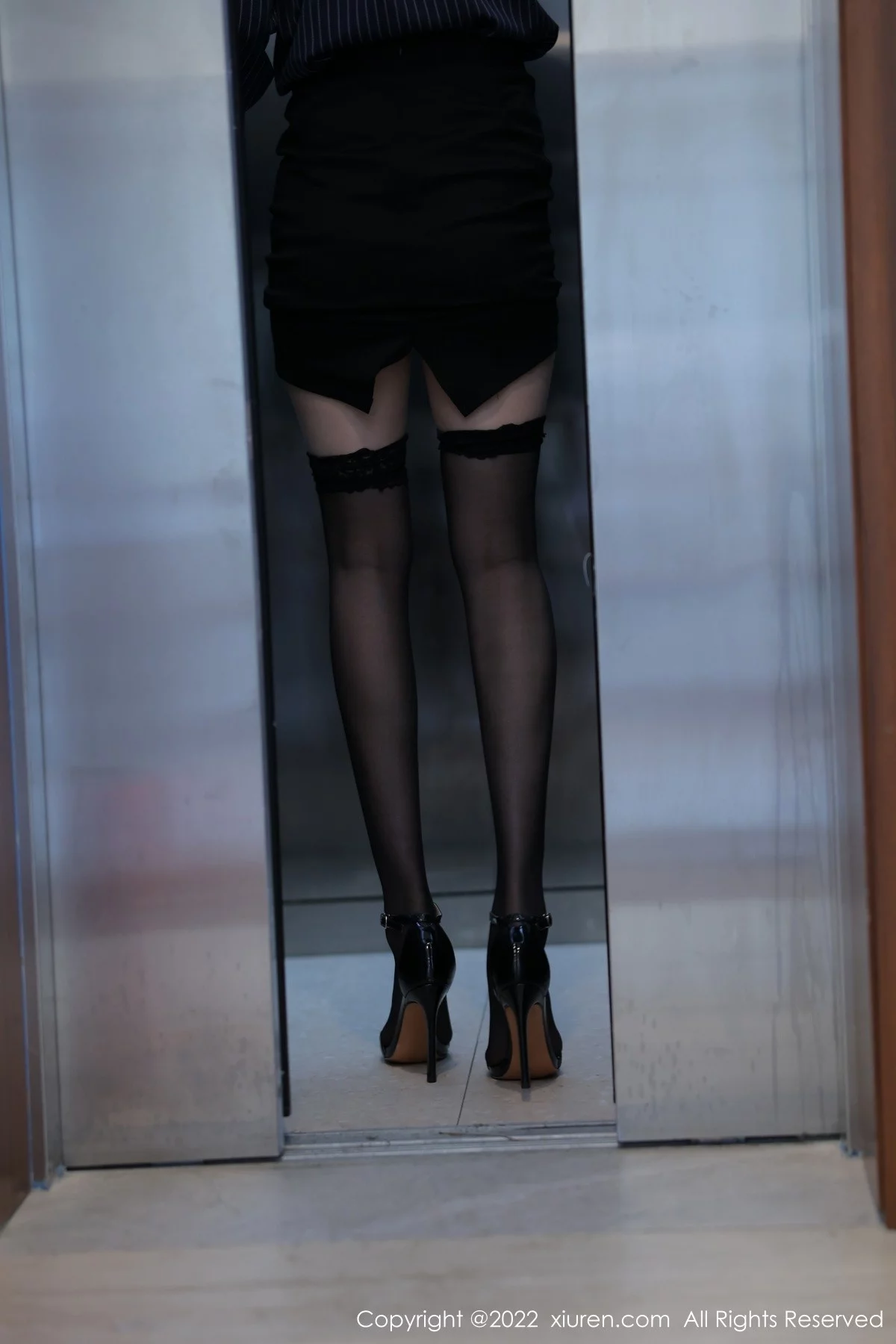 [[XiuRen秀人网]秀人网]No.4513_模特Summer宝宝电梯间主题脱衬衫露蕾丝内衣蕾丝袜魅惑写真66P