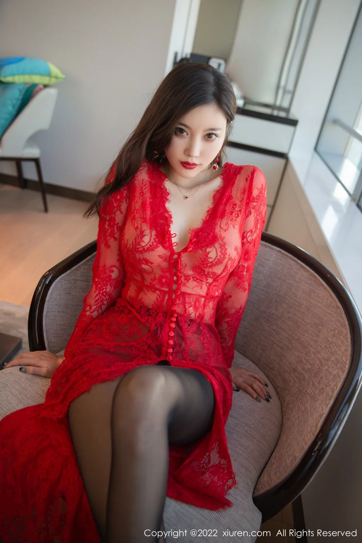 [[XiuRen秀人网]秀人网]No.4516_女神杨晨晨Yome新婚之夜主题红色婚纱配黑丝裤袜极致魅惑写真84P