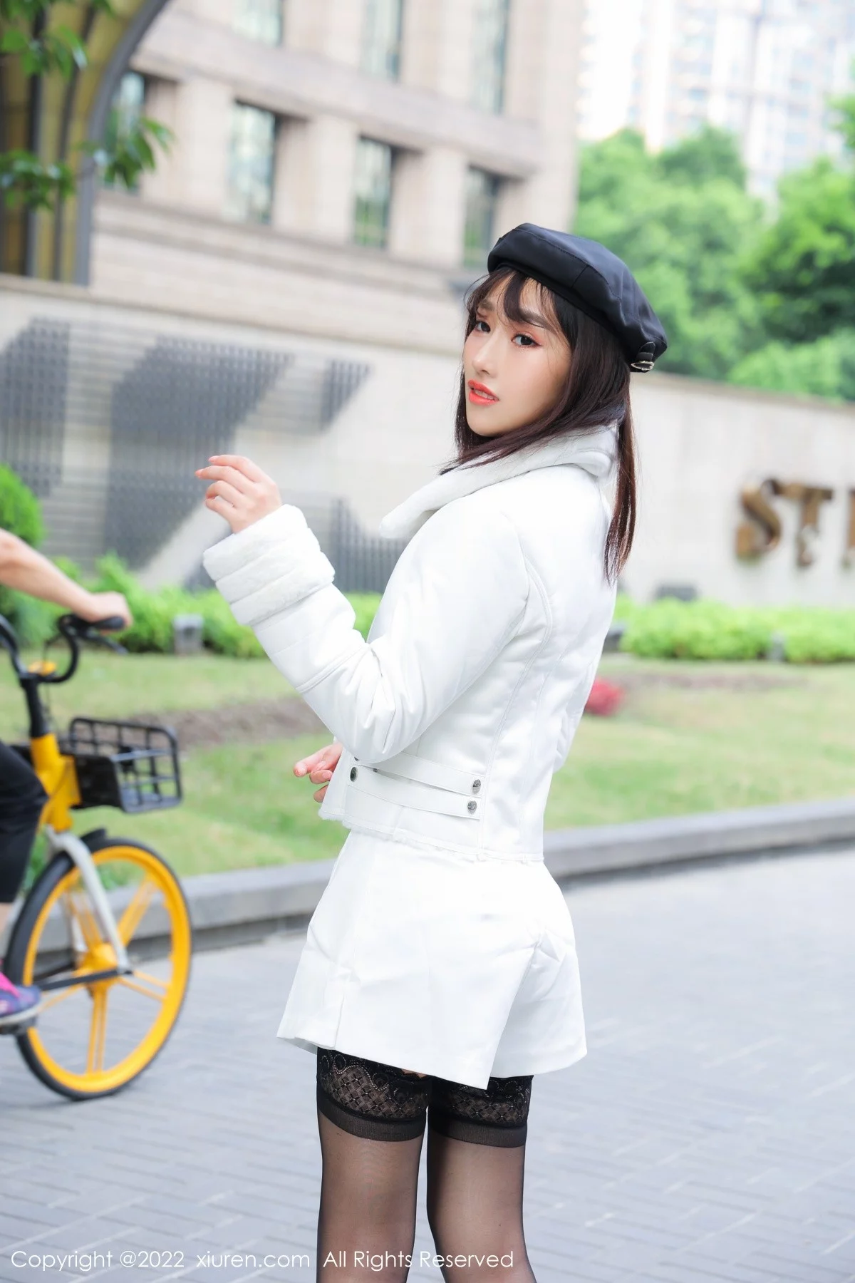 [[XiuRen秀人网]秀人网]No.4518_模特西门小玉脱外套露轻纱透明上衣配黑丝裤袜极致诱惑写真69P