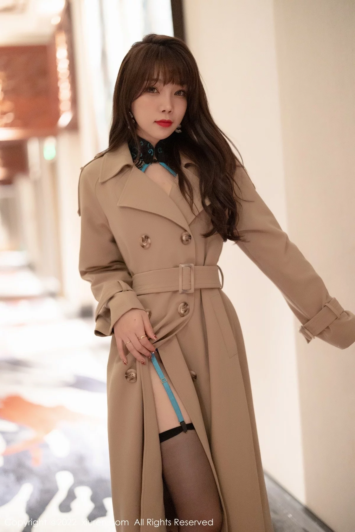 [[XiuRen秀人网]秀人网]No.4543_女神芝芝Booty性感深色情趣旗袍配黑丝吊袜秀翘臀美腿诱惑写真70P