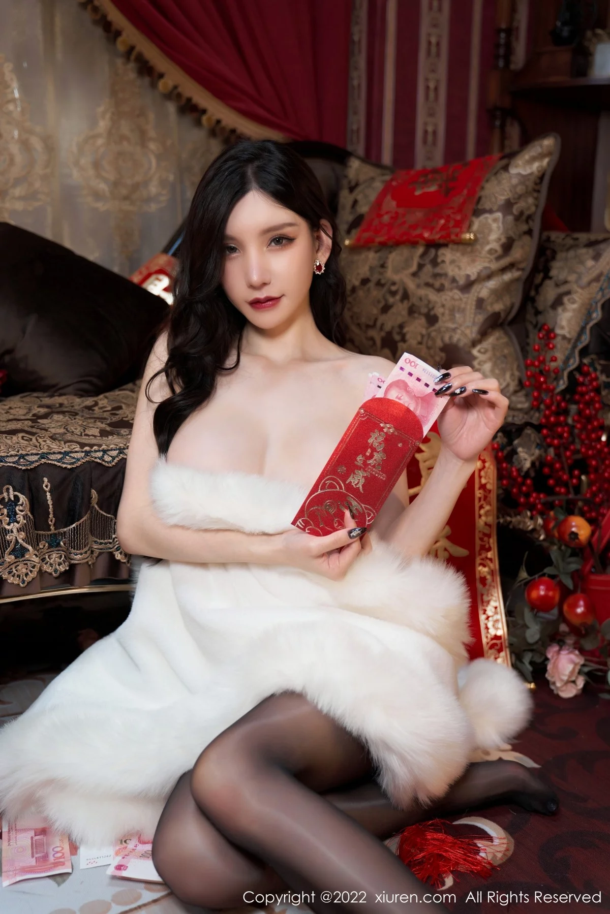 [[XiuRen秀人网]秀人网]No.4545_女神周于希Sally三亚旅拍新年主题脱红色礼裙露无内黑丝诱惑写真83P