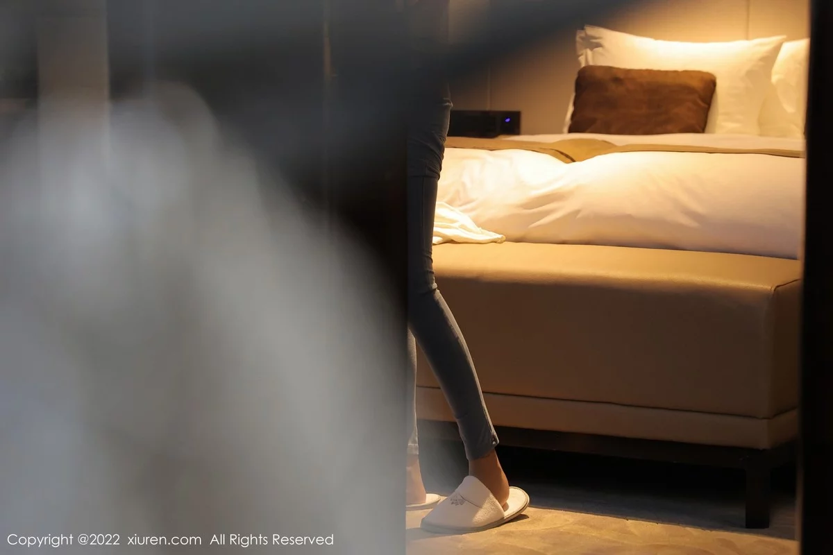 [[XiuRen秀人网]秀人网]No.4541_模特汐汐baby私房半脱露性感内衣原色丝袜秀凹凸身材诱惑写真103P