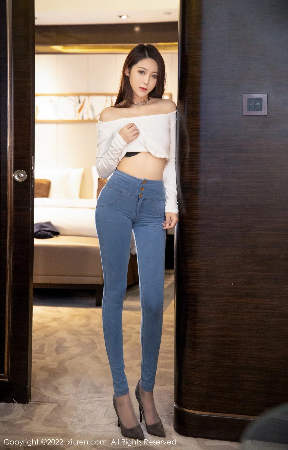 [[XiuRen秀人网]秀人网]No.4541_模特汐汐baby私房半脱露性感内衣原色丝袜秀凹凸身材诱惑写真103P