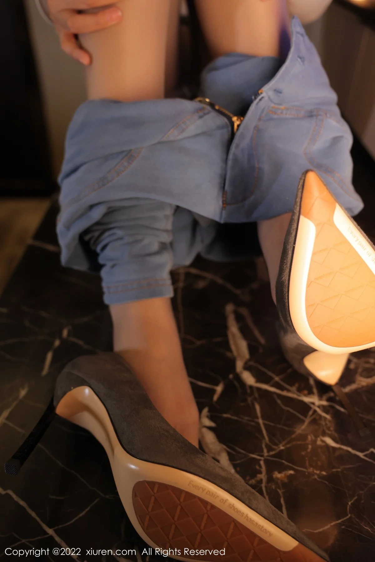 [[XiuRen秀人网]秀人网]No.4541_模特汐汐baby私房半脱露性感内衣原色丝袜秀凹凸身材诱惑写真103P