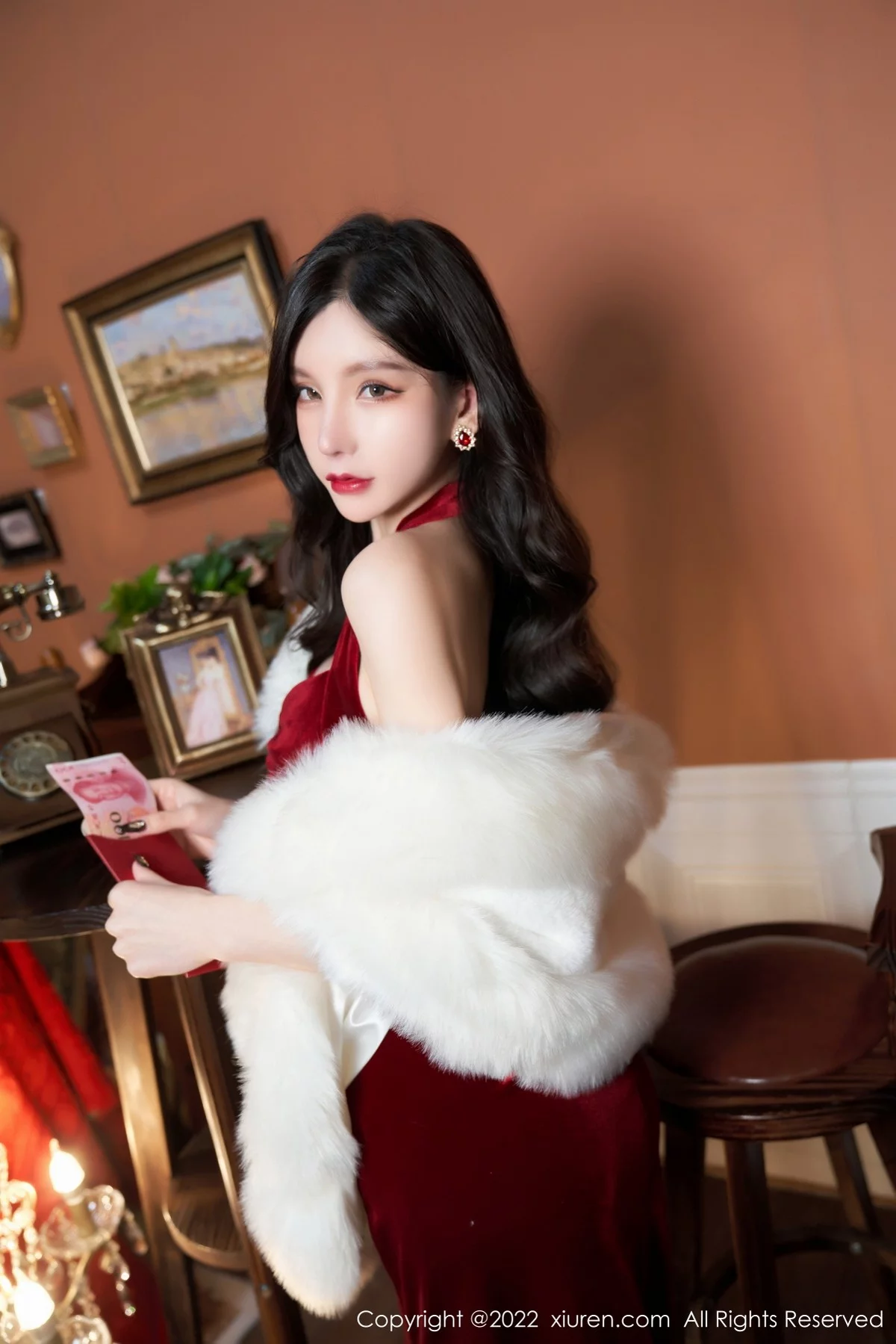 [[XiuRen秀人网]秀人网]No.4545_女神周于希Sally三亚旅拍新年主题脱红色礼裙露无内黑丝诱惑写真83P