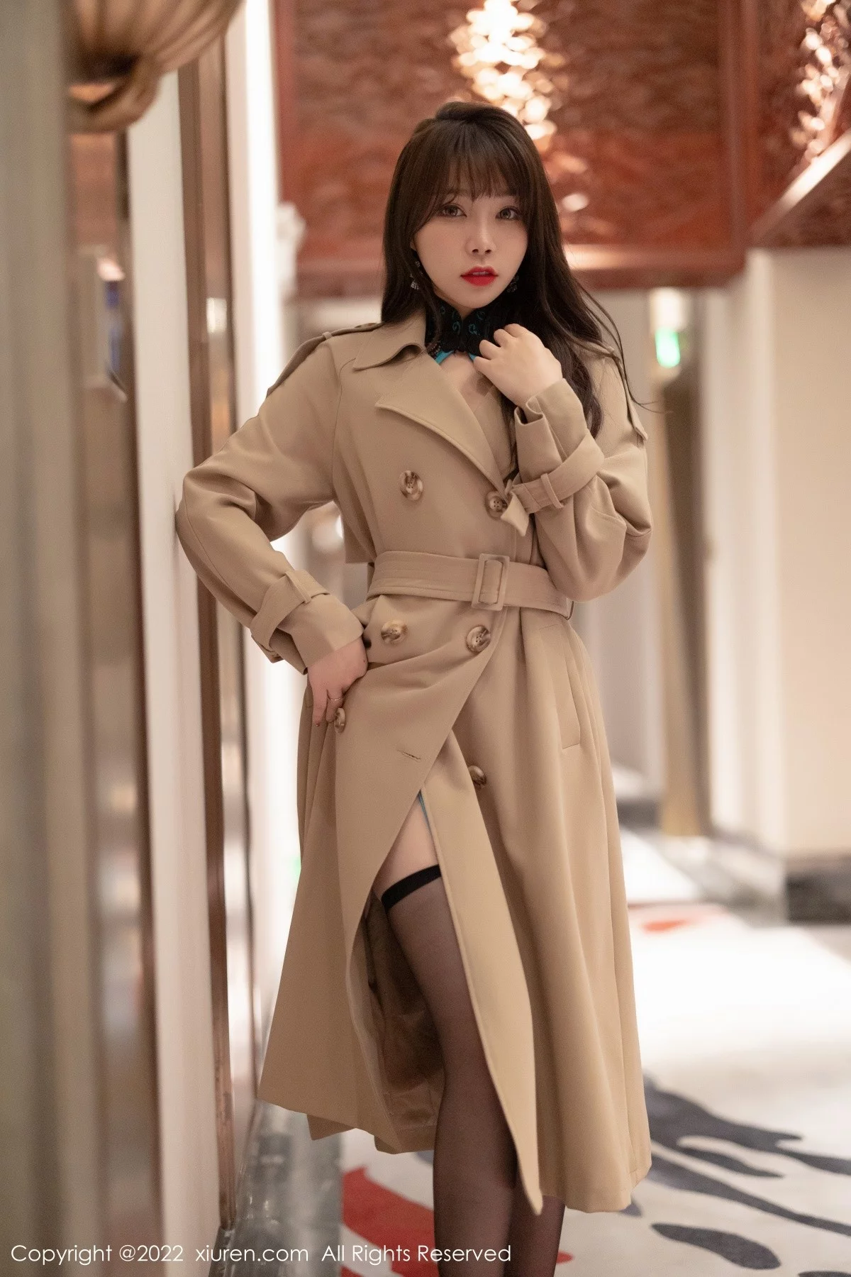 [[XiuRen秀人网]秀人网]No.4543_女神芝芝Booty性感深色情趣旗袍配黑丝吊袜秀翘臀美腿诱惑写真70P