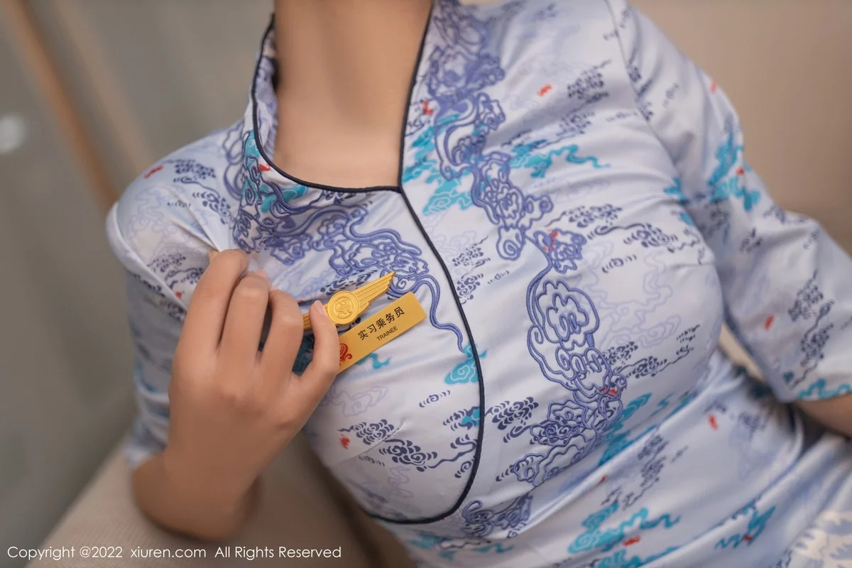 [[XiuRen秀人网]秀人网]No.4552_模特唐安琪珠三角旅拍空姐角色扮演私房半脱秀绝美身材迷人写真78P