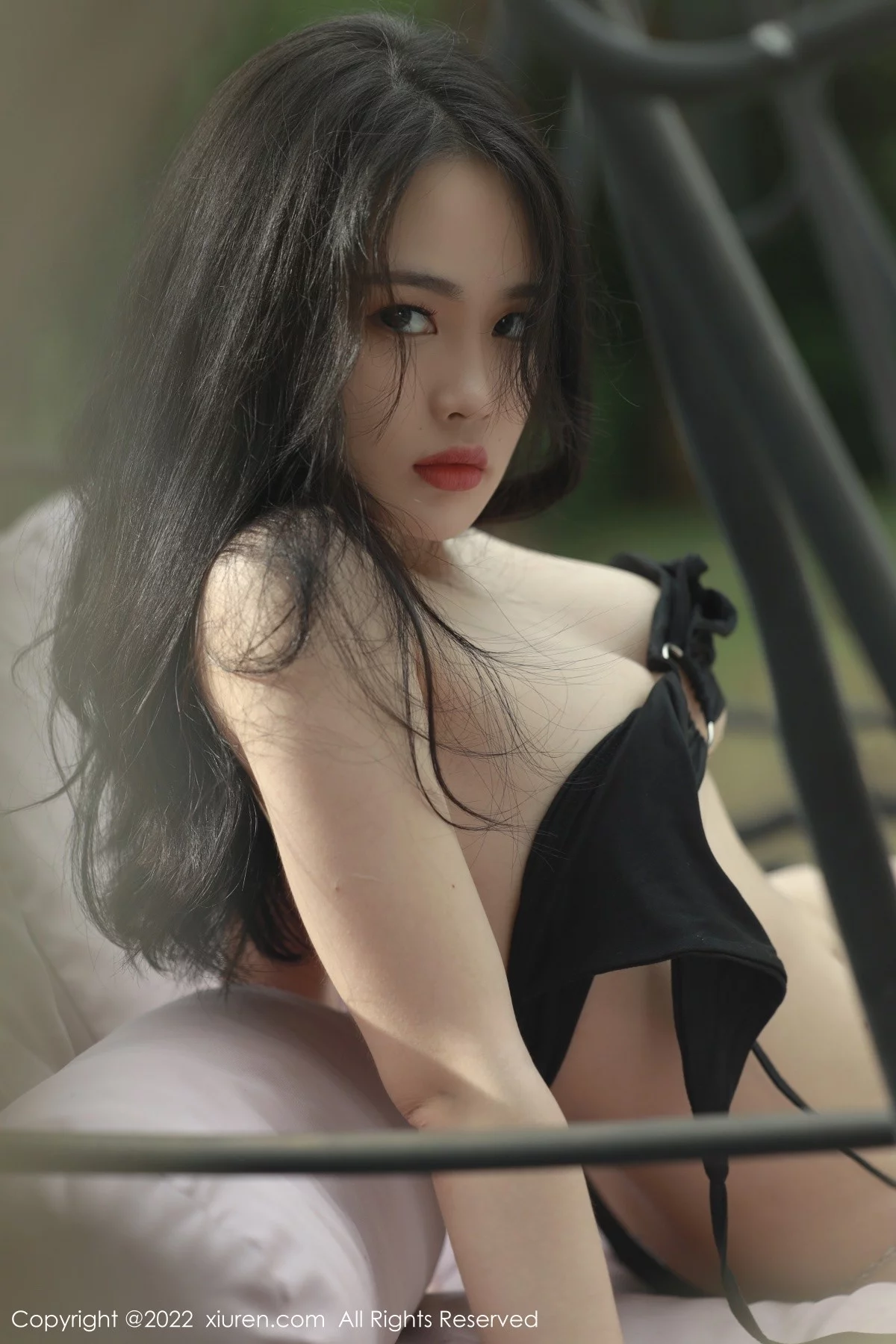 [[XiuRen秀人网]秀人网]No.4559_模特Niki可雅海南岛旅拍户外泳池性感比基尼半脱撩人诱惑写真82P