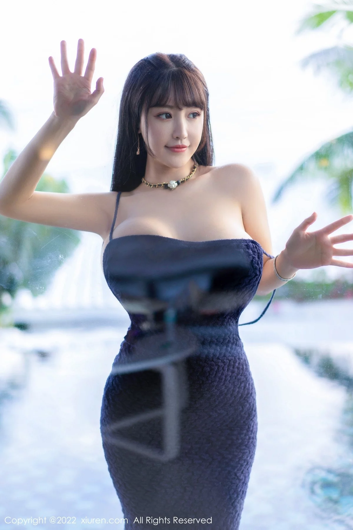 [[XiuRen秀人网]秀人网]No.4561_女神朱可儿Flora三亚旅拍深色低胸吊带长裙露丰满身材诱惑写真58P