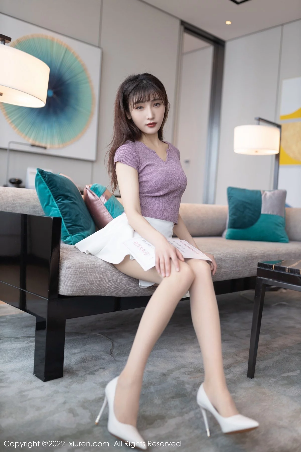 [[XiuRen秀人网]秀人网]No.4570_模特陆萱萱角色扮演主题紫色上衣半脱露紫色内衣撩人诱惑写真79P