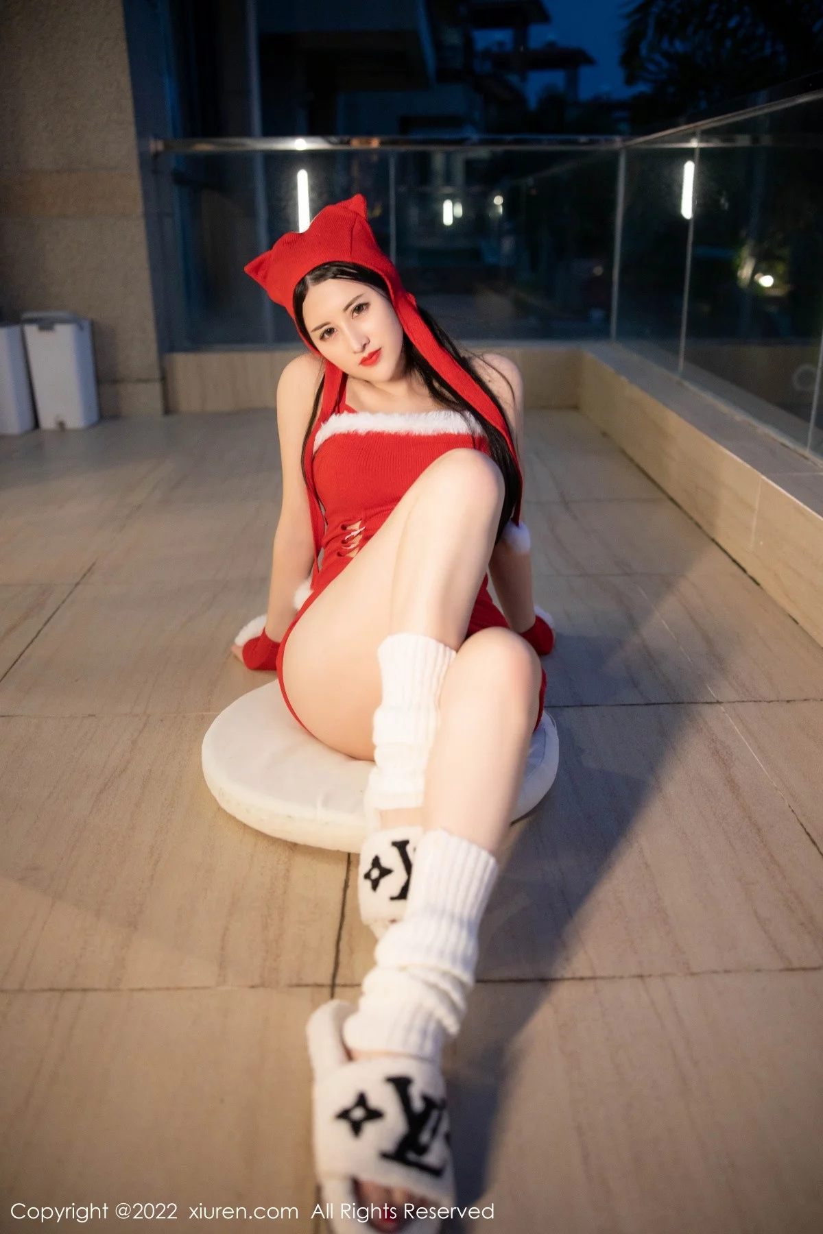 [[XiuRen秀人网]秀人网]No.4565_模特诗诗kiki新年气氛拍摄私房性感红色内衣秀完美身材诱惑写真69P