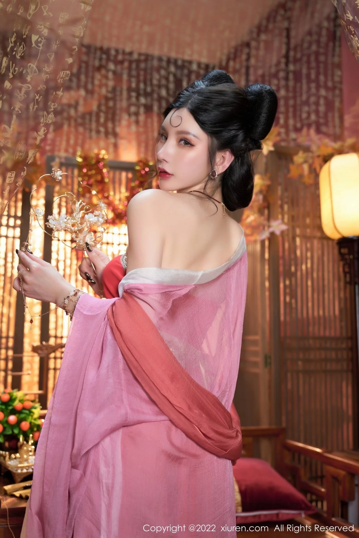 [[XiuRen秀人网]秀人网]No.4575_女神周于希Sally三亚旅拍妲己角色扮演古装服饰性感迷人写真74P