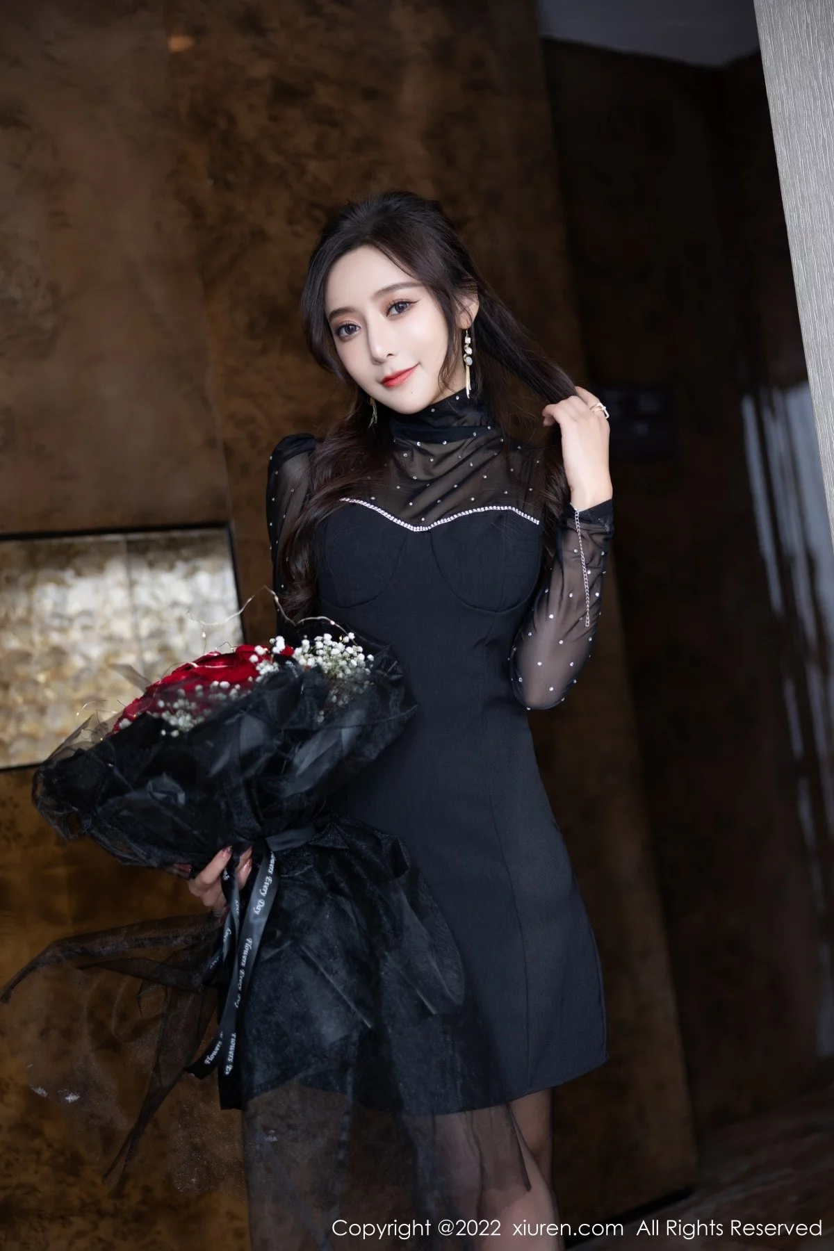 [[XiuRen秀人网]秀人网]No.4574_女神王馨瑶yanni室内场景黑色轻透服饰+红色情趣内衣诱惑写真64P