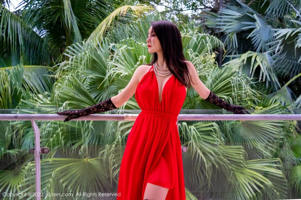 [[XiuRen秀人网]秀人网]No.4571_模特Summer宝宝性感红色连衣裙配黑色蕾丝袜秀美腿诱惑写真48P